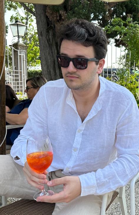 Tinder profile picture for @sand
