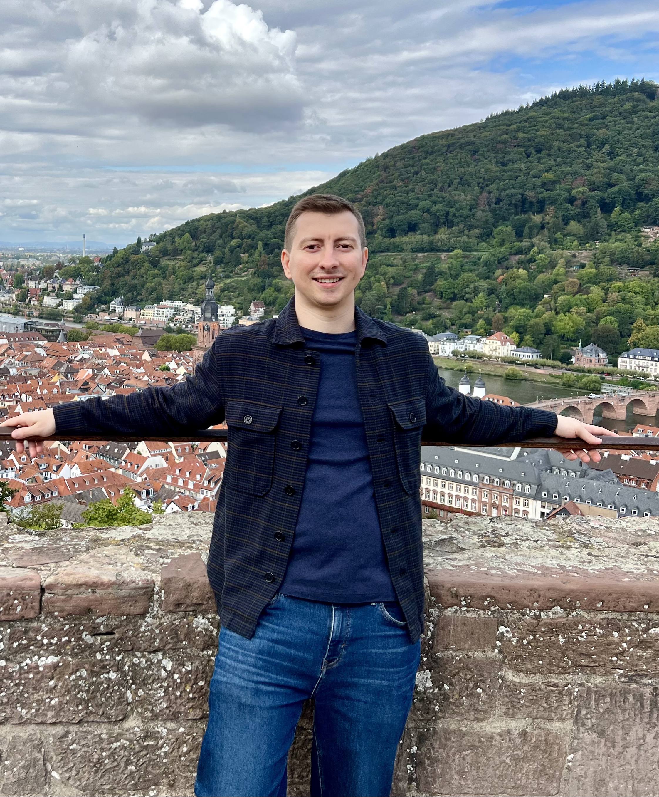 Tinder profile picture for @plays