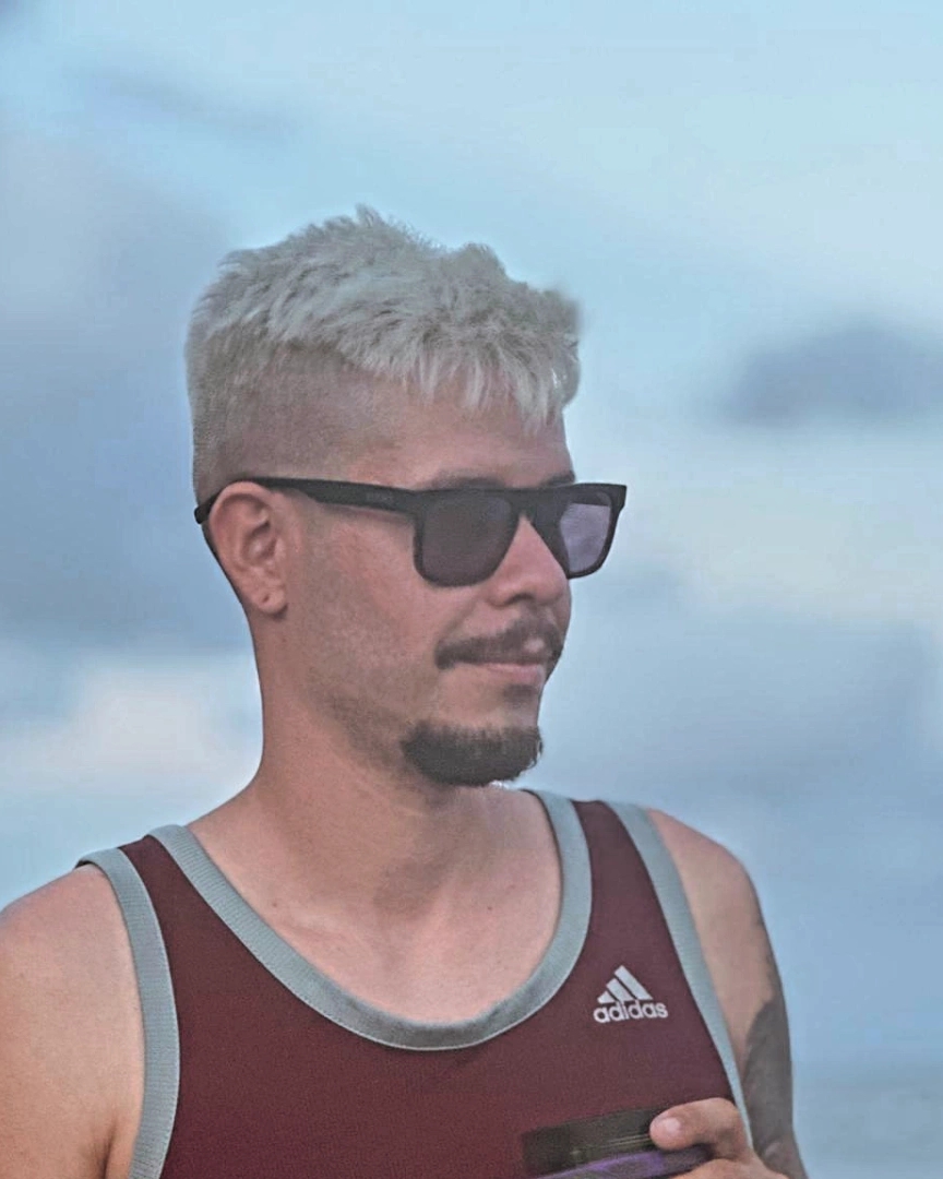 Tinder profile picture for @sene
