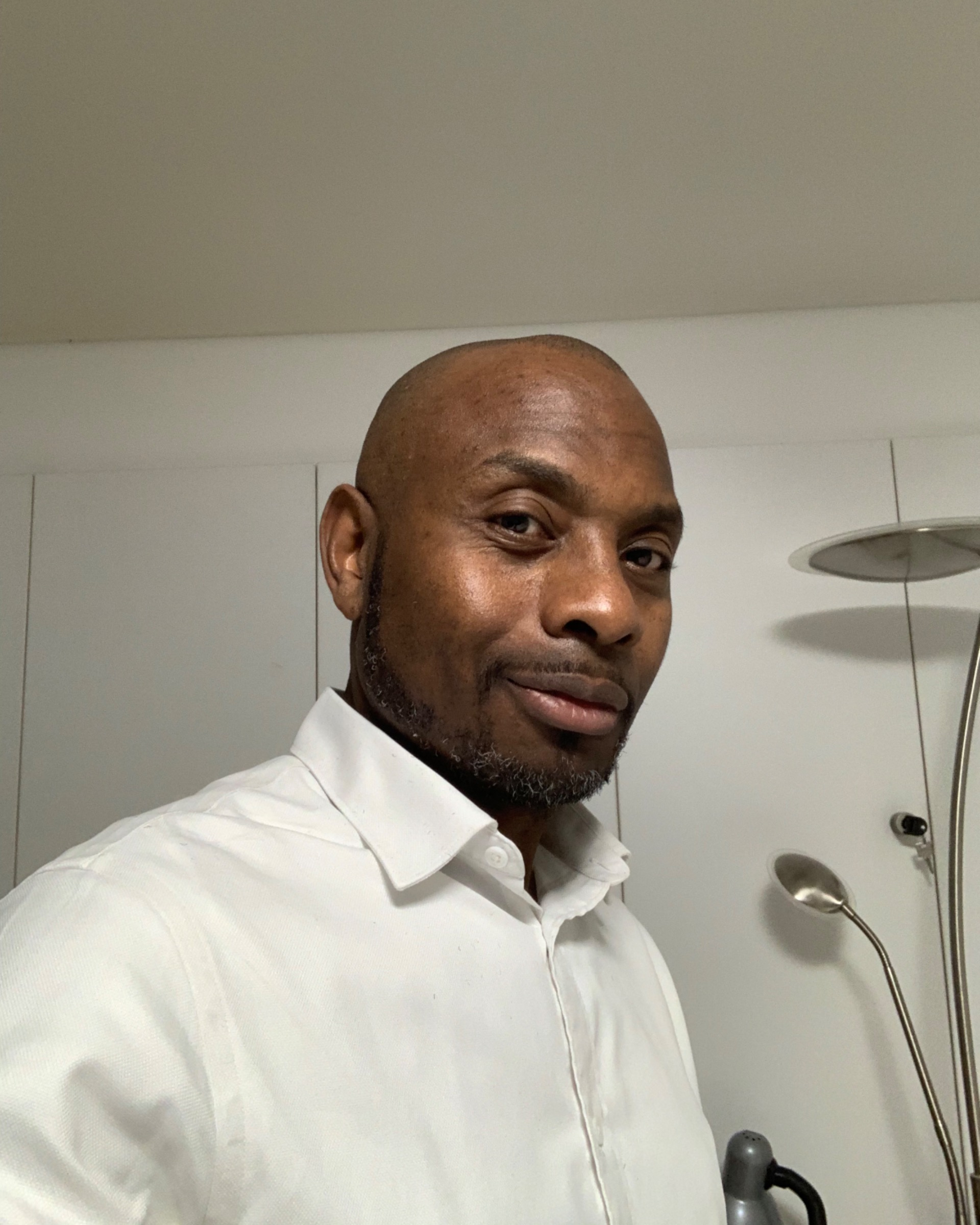 Tinder profile picture for @barnes