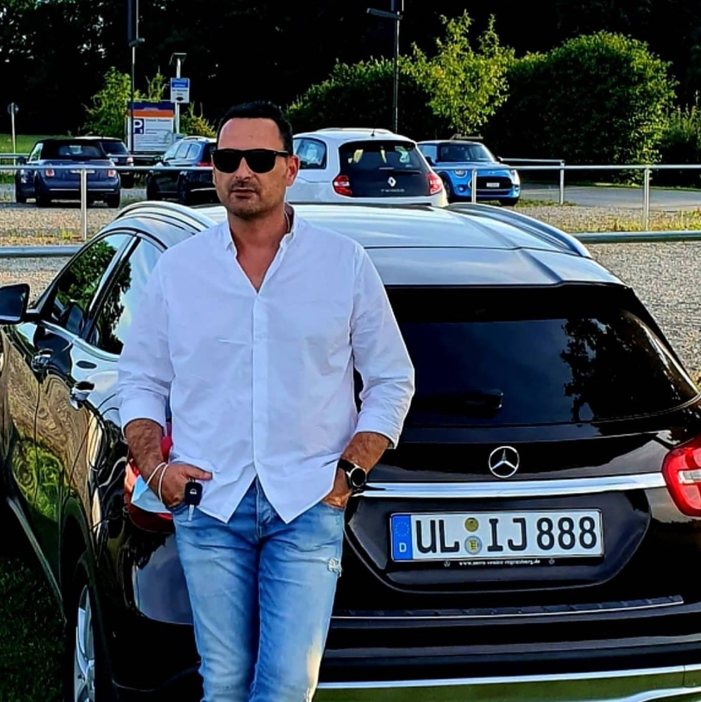 Tinder profile picture for @jovanovic