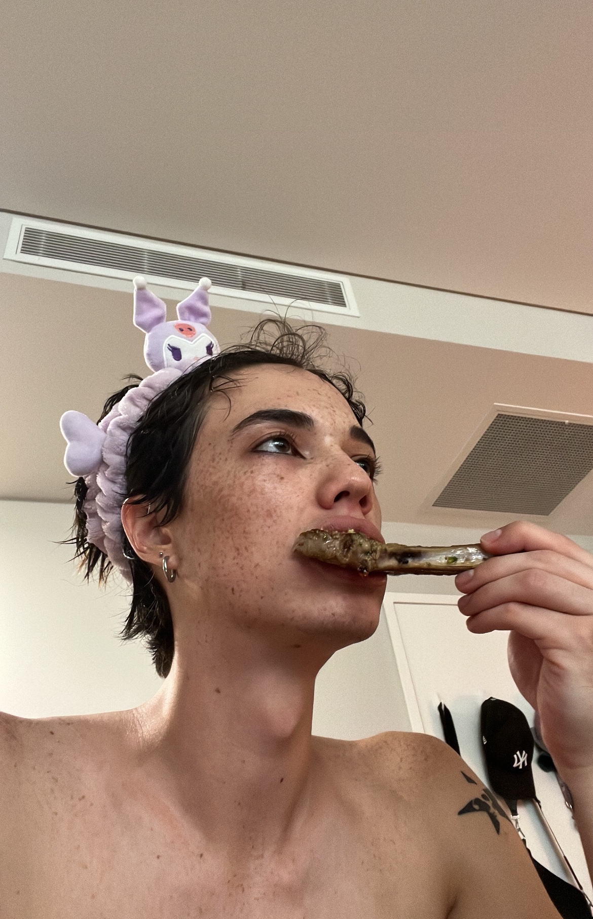 Tinder profile picture for @veil
