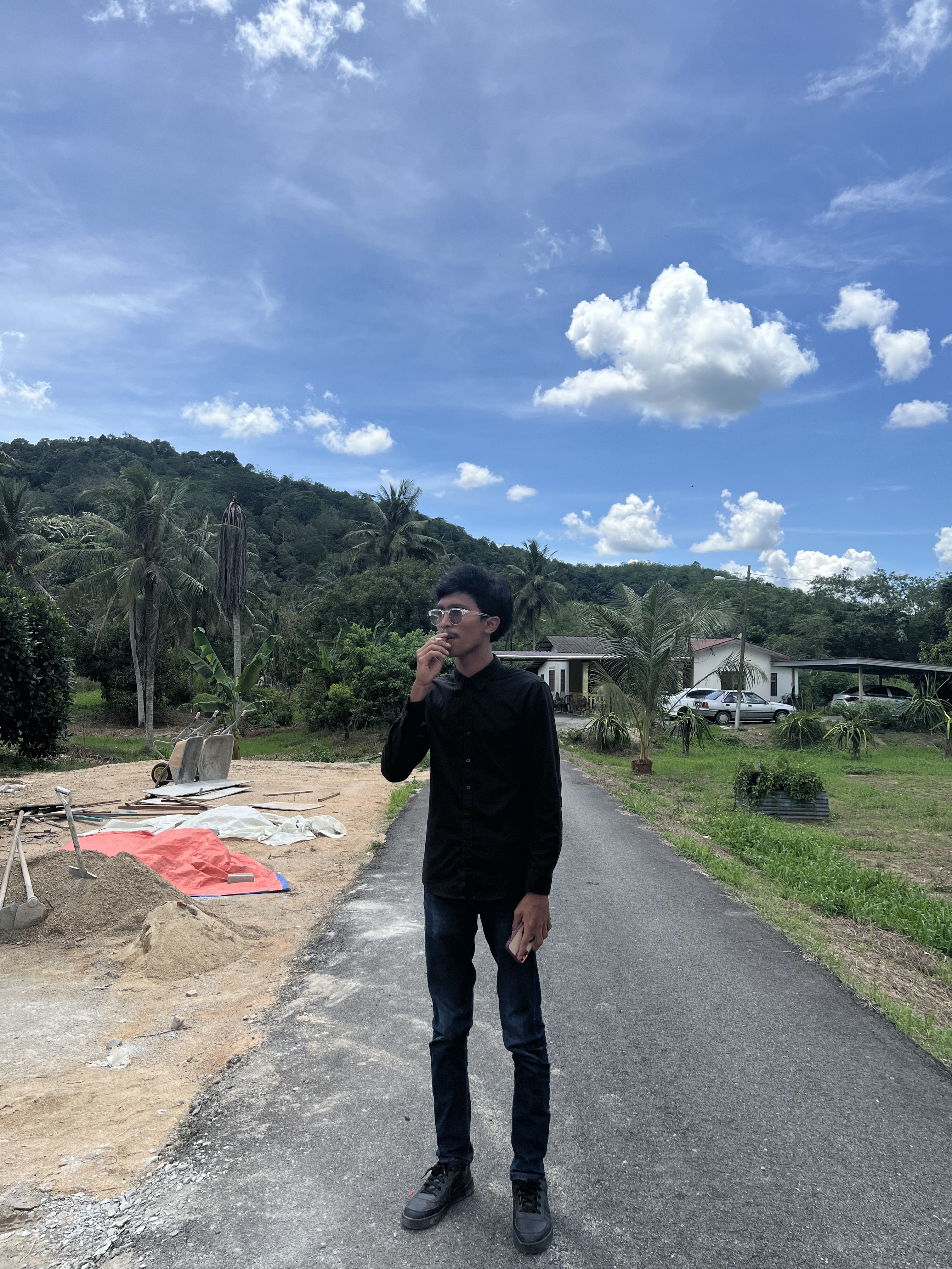 Tinder profile picture for @hisyam