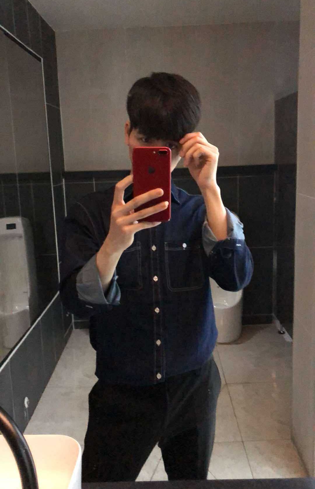 Tinder profile picture for @chins