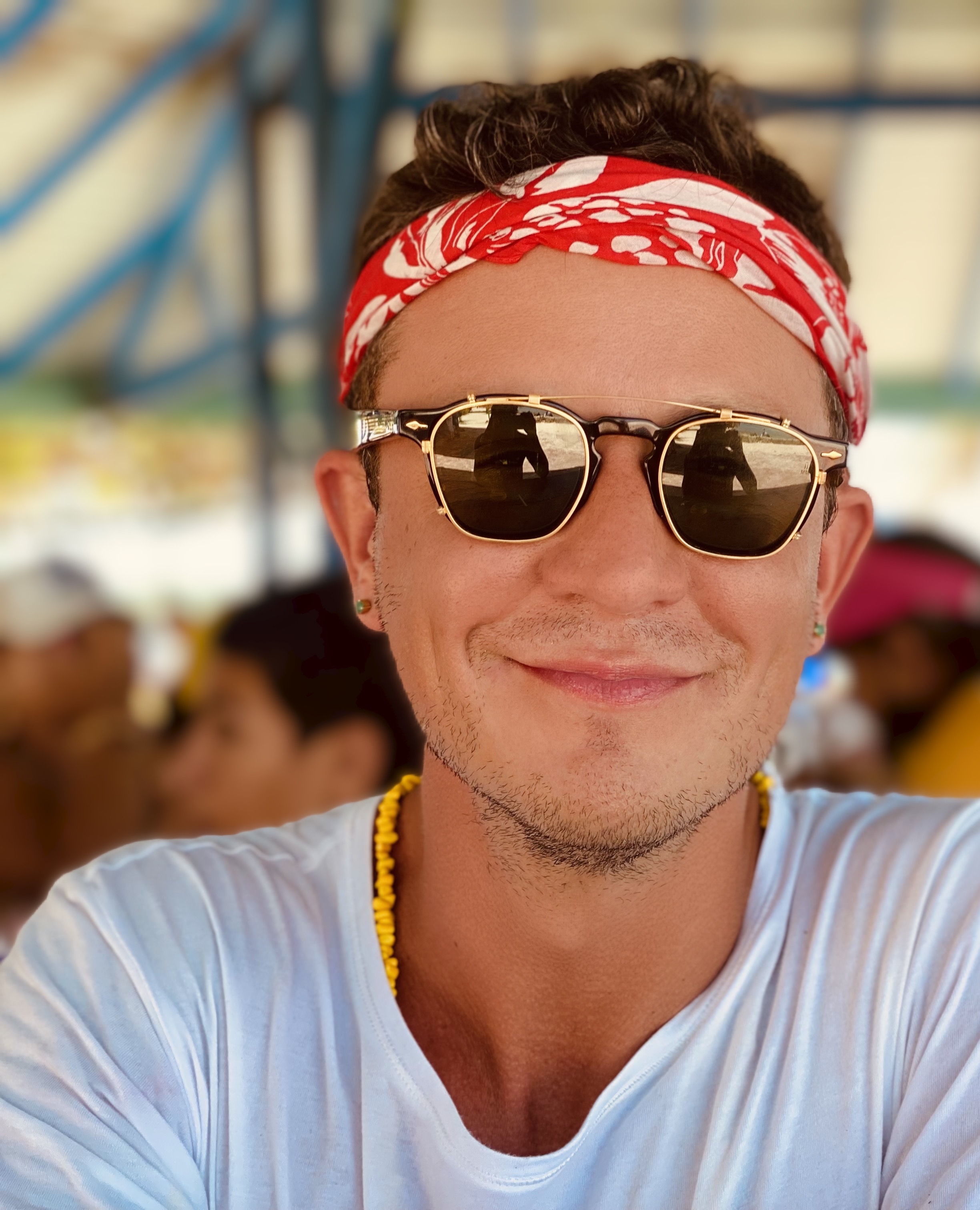 Tinder profile picture for @english
