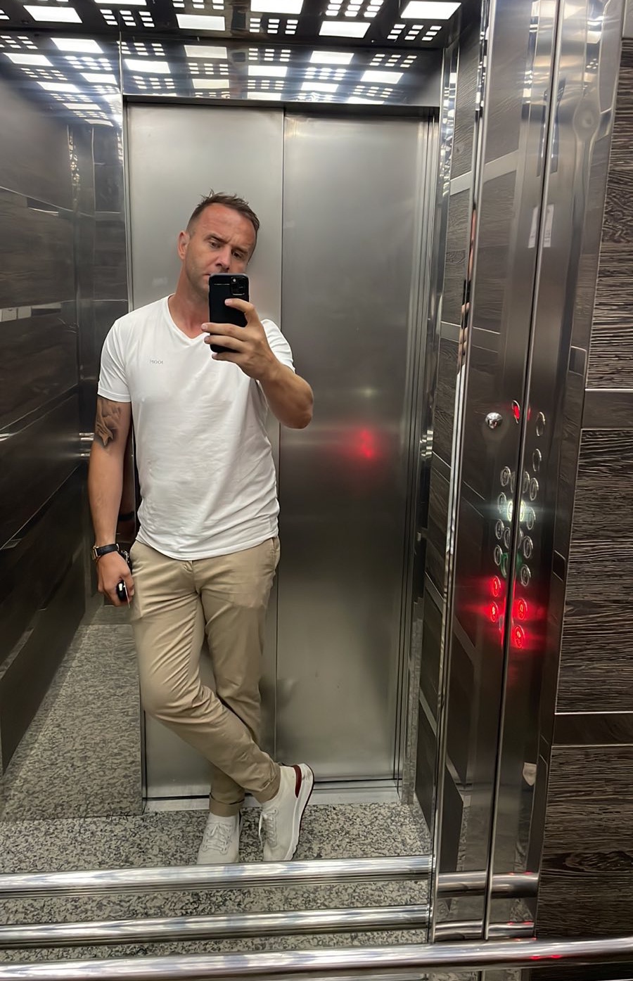Tinder profile picture for @bane