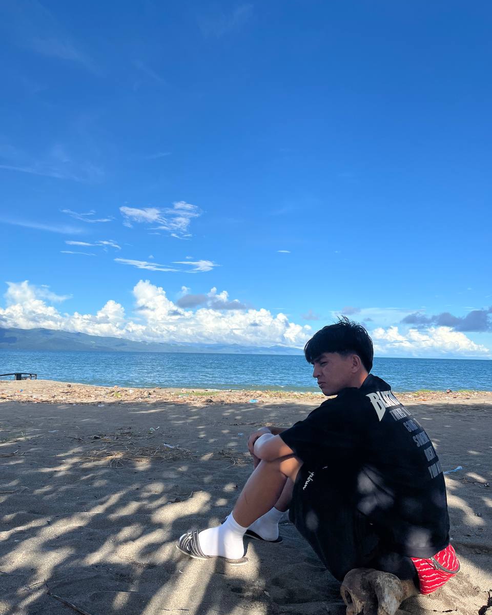 Tinder profile picture for @gases