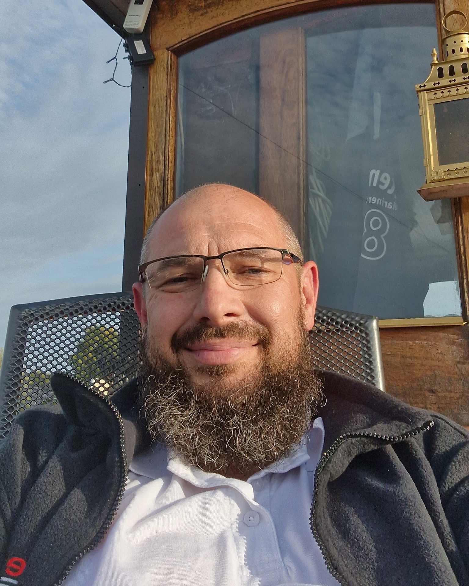 Tinder profile picture for @sirko