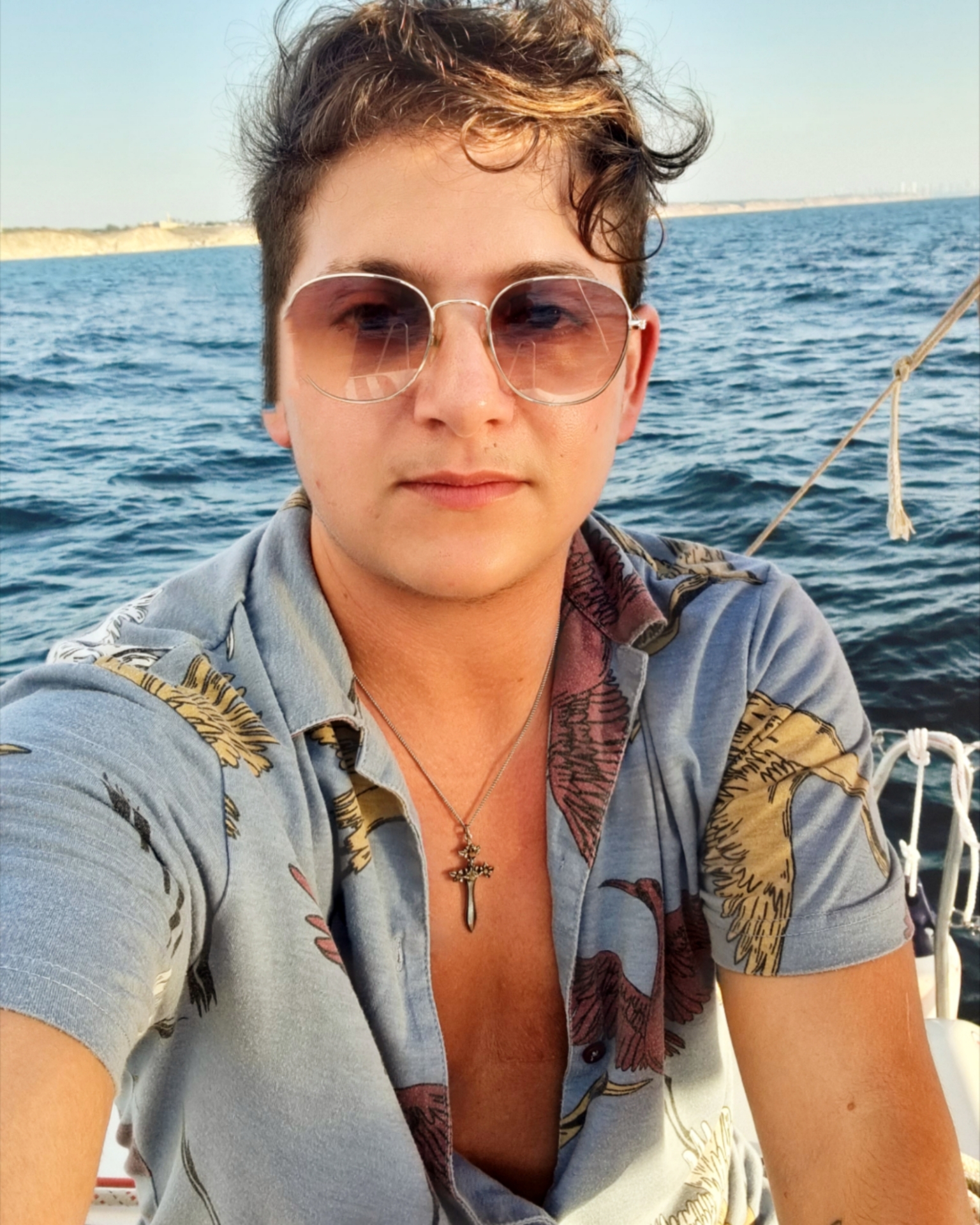 Tinder profile picture for @rons