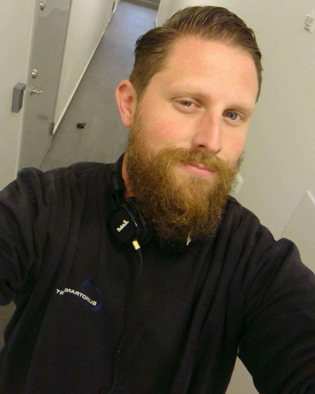 Tinder profile picture for @works
