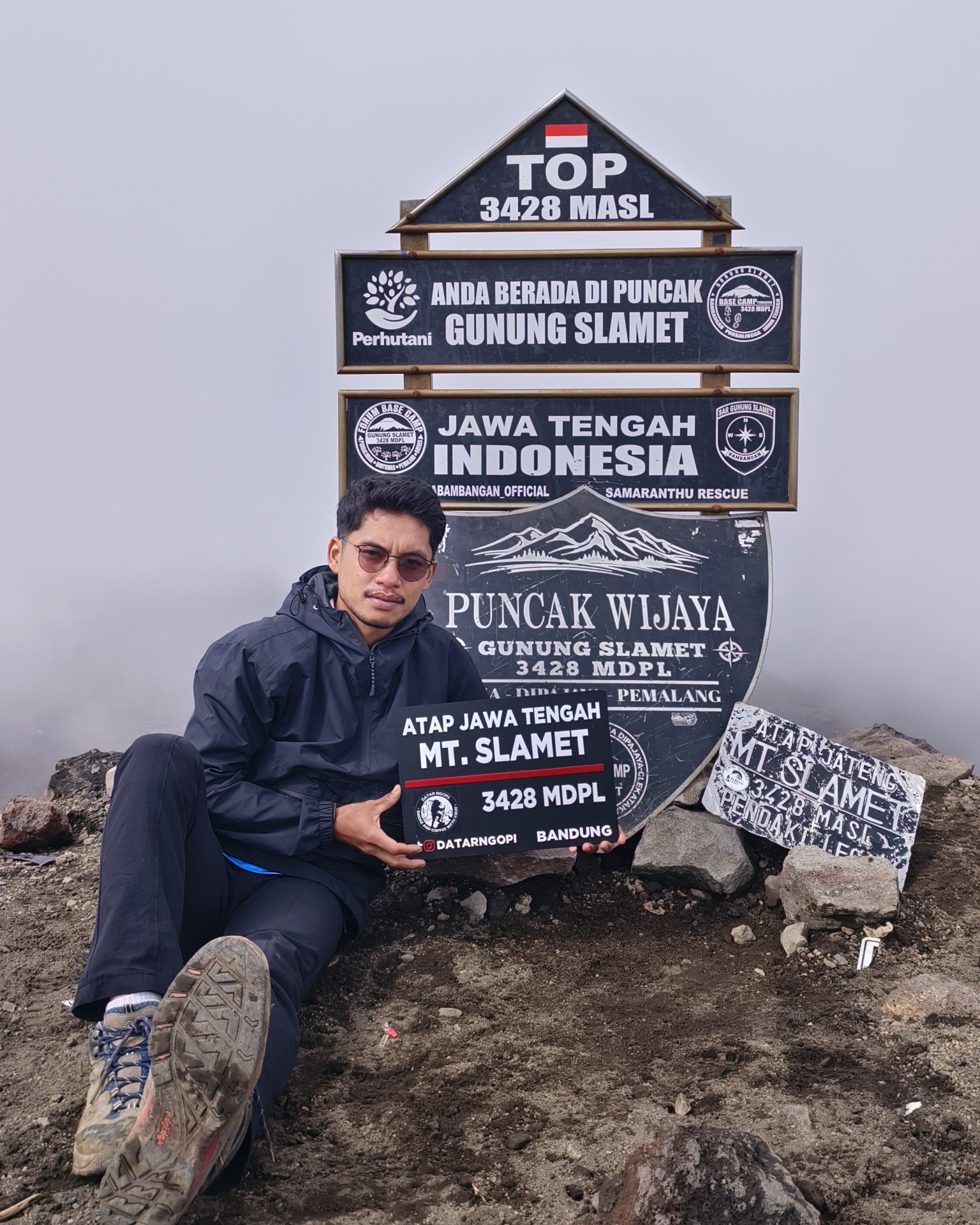 Tinder profile picture for @wahyudin