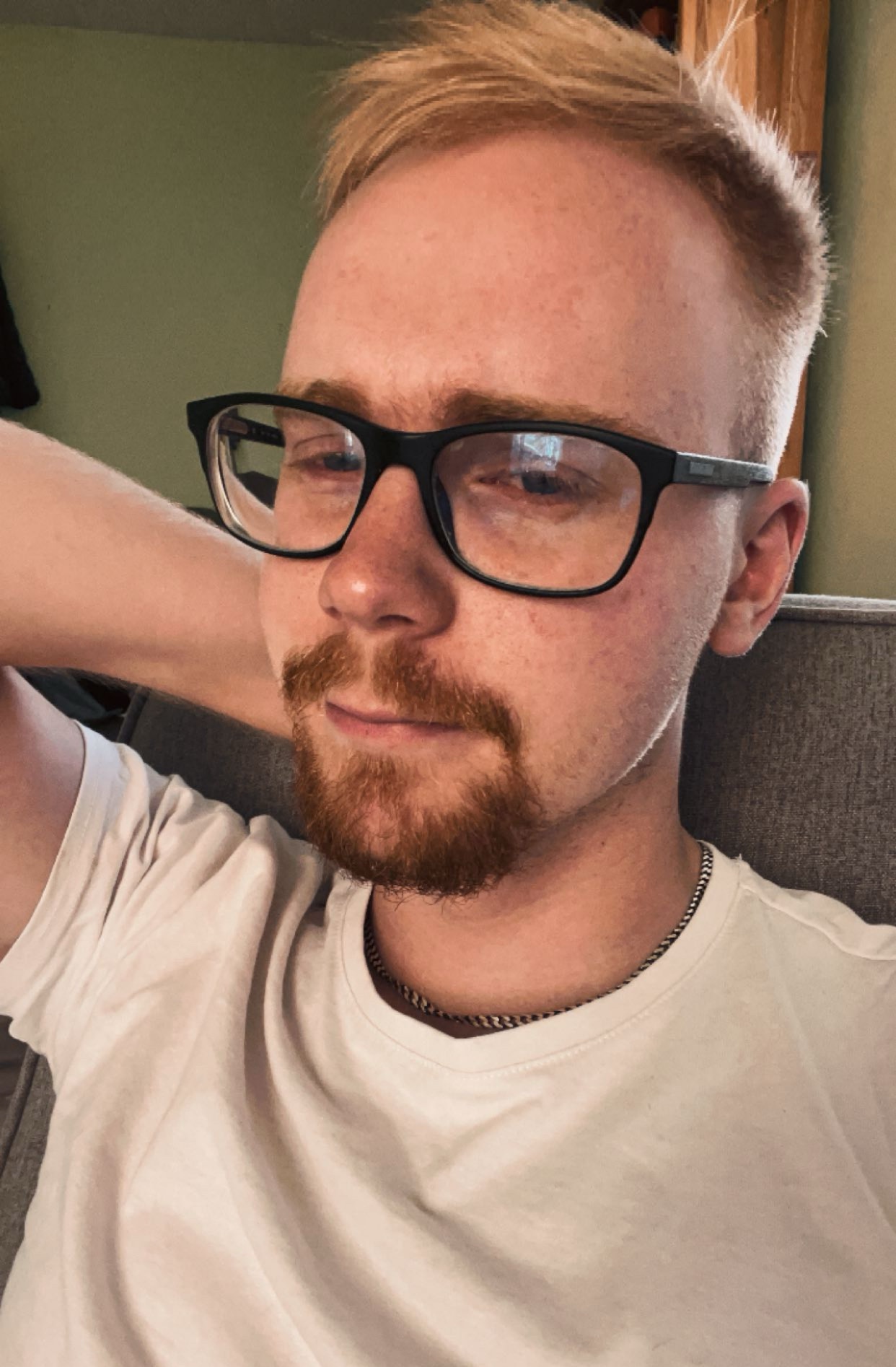 Tinder profile picture for @colder