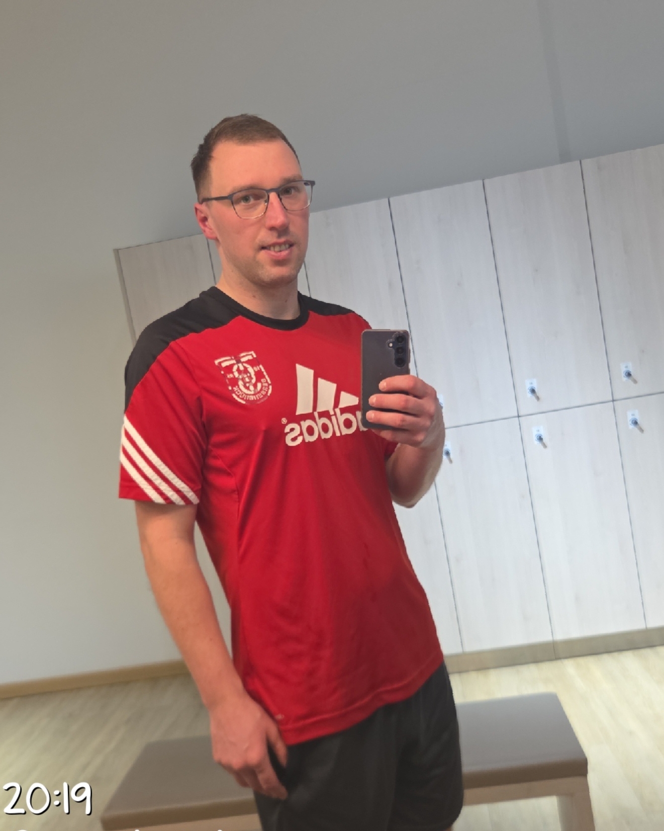 Tinder profile picture for @kroni