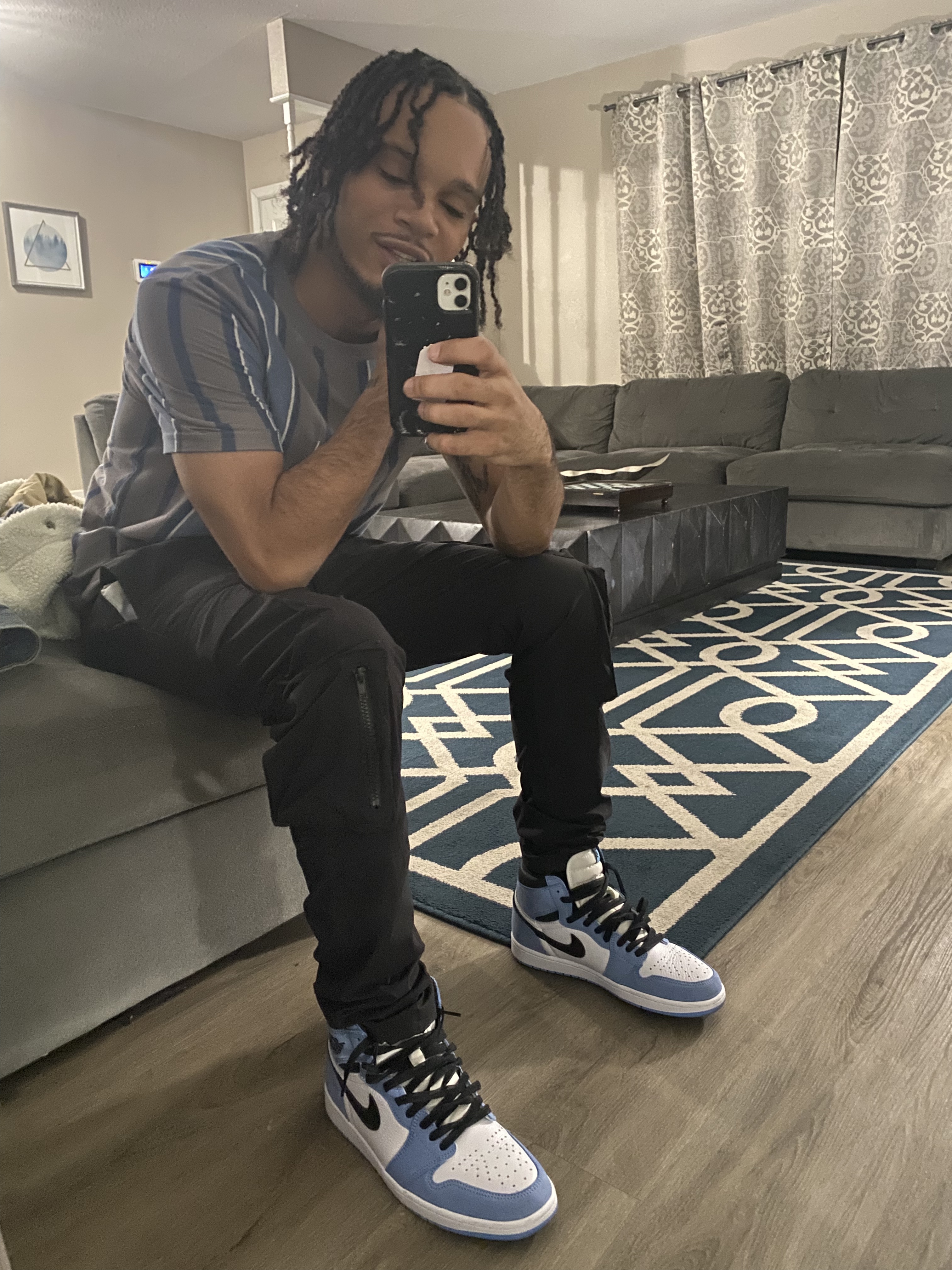 Tinder profile picture for @lingo