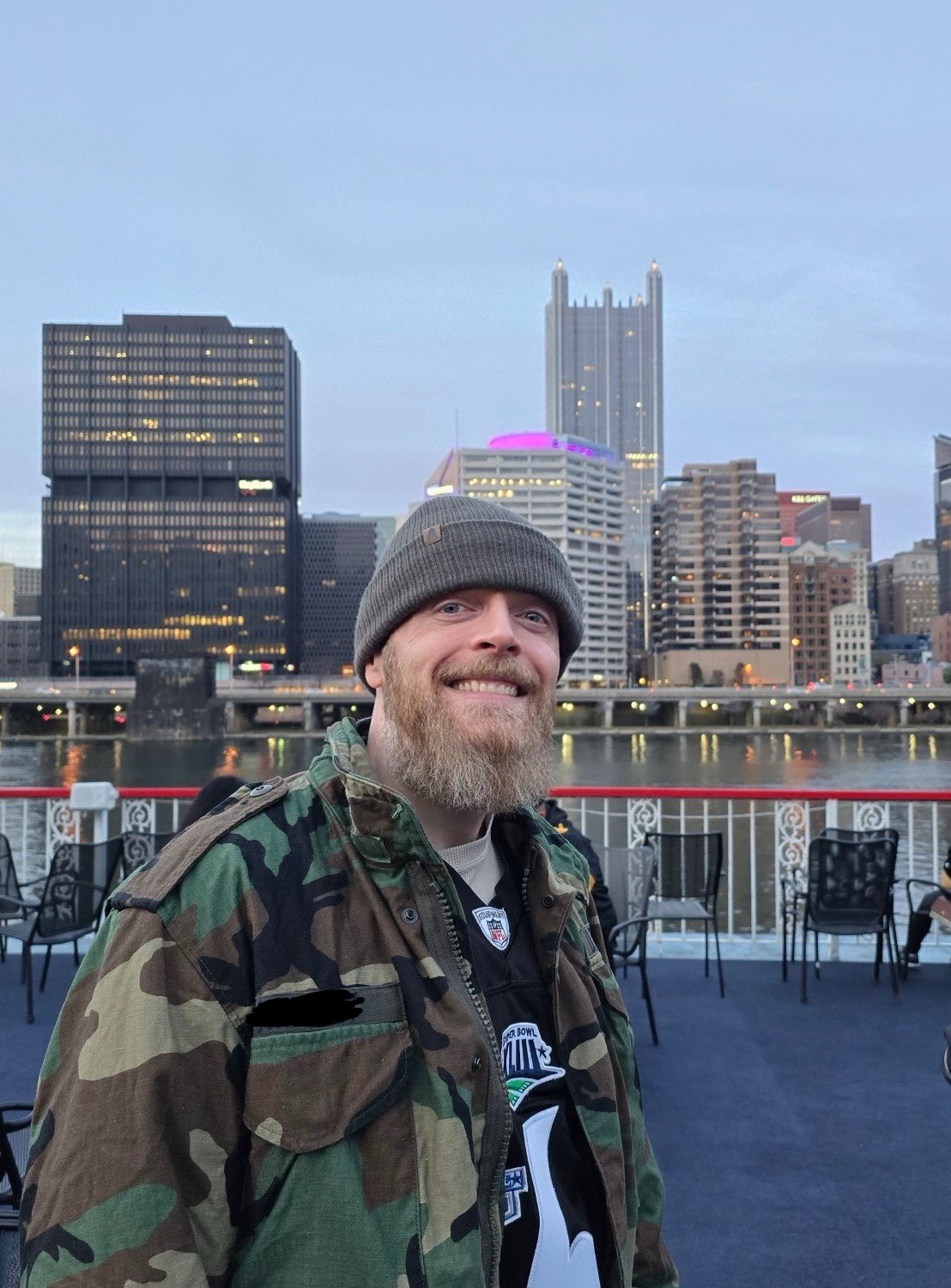 Tinder profile picture for @absurdity