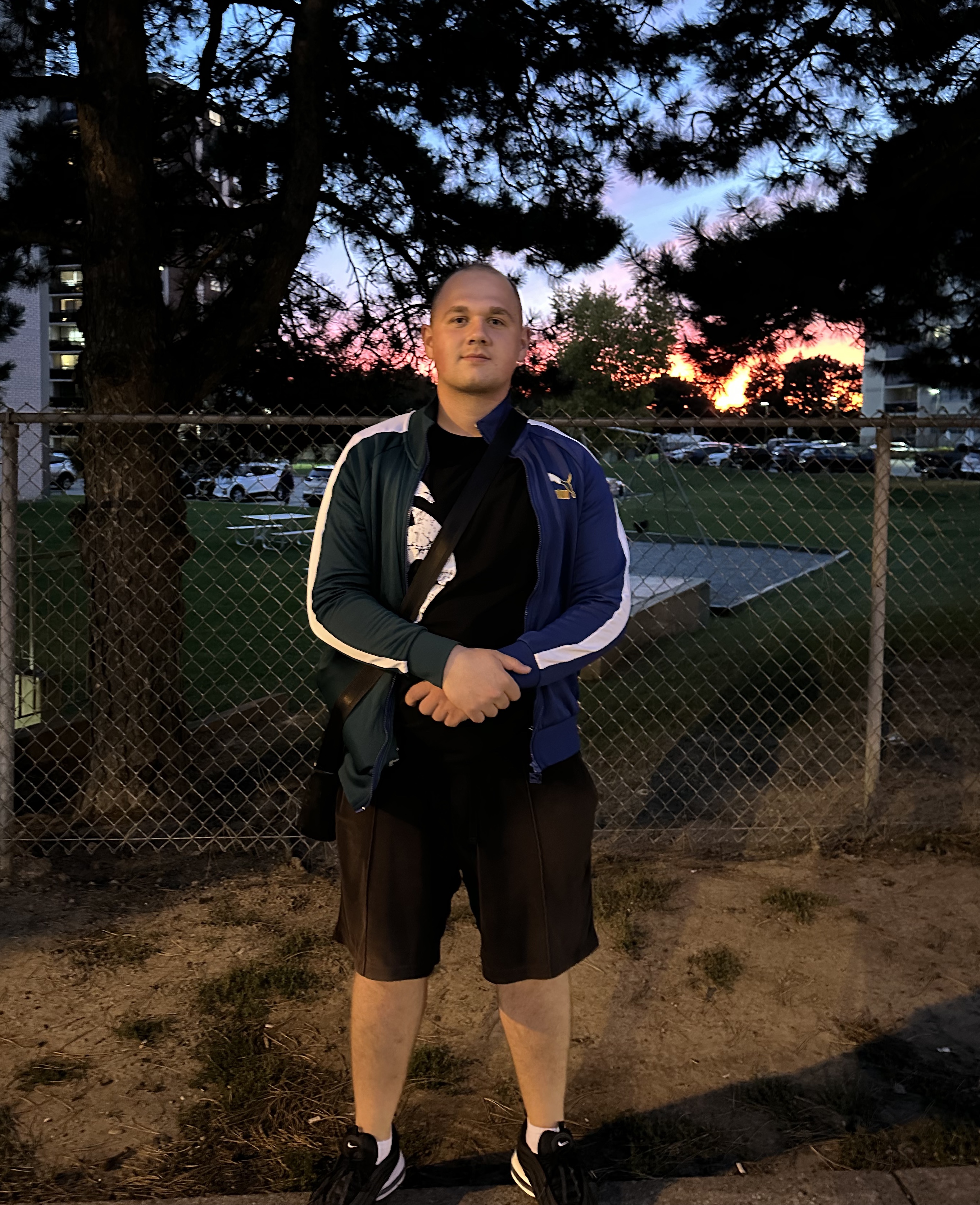 Tinder profile picture for @screamer