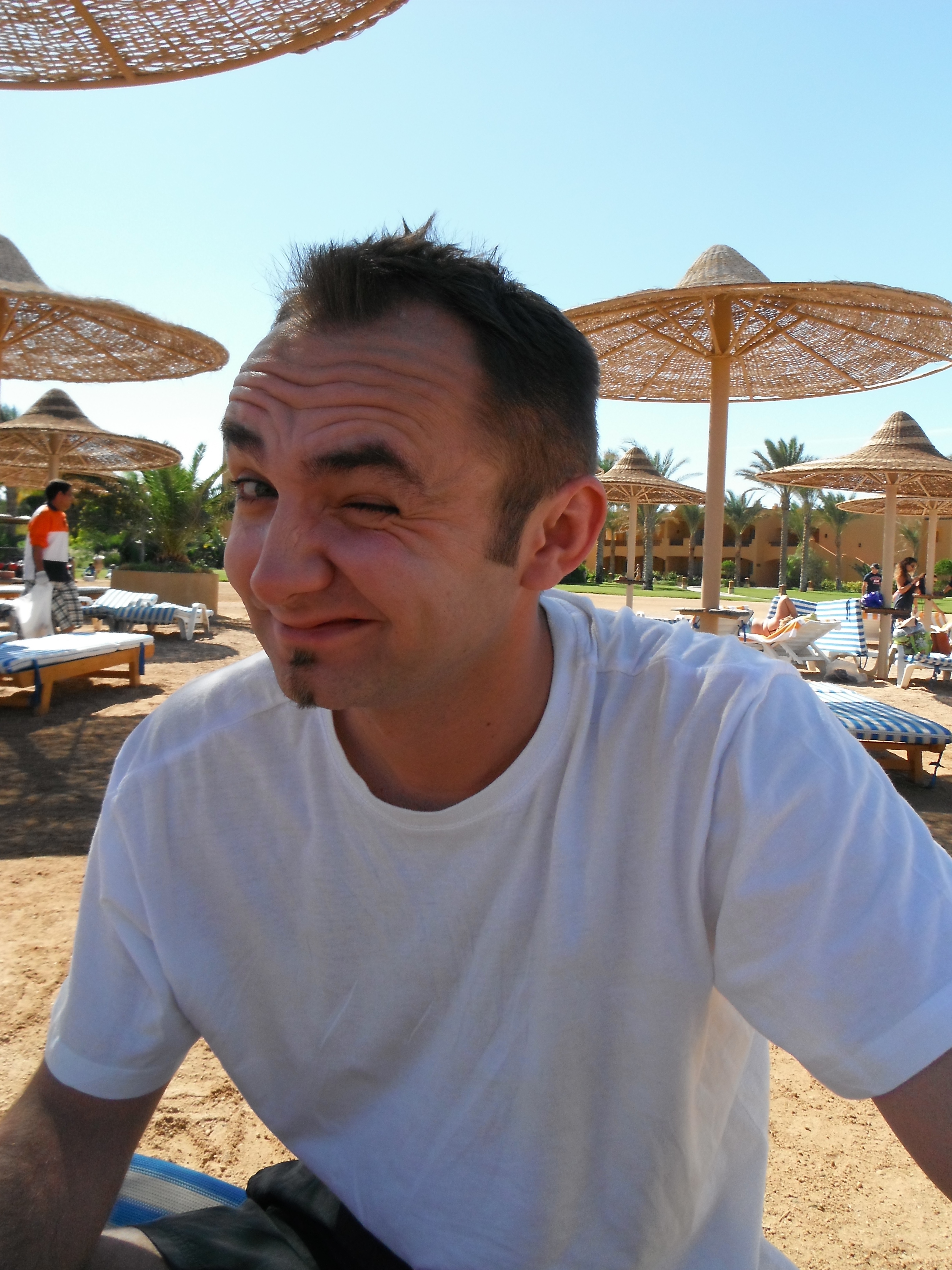 Tinder profile picture for @jabu