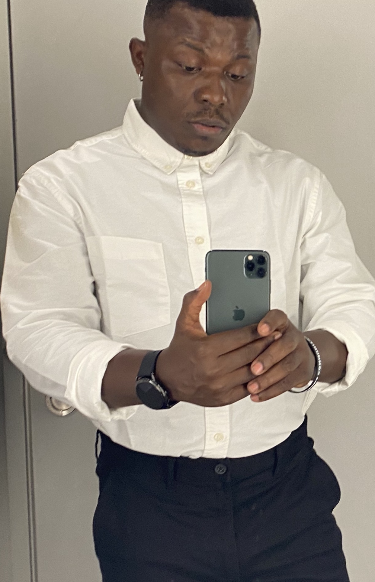 Tinder profile picture for @macros