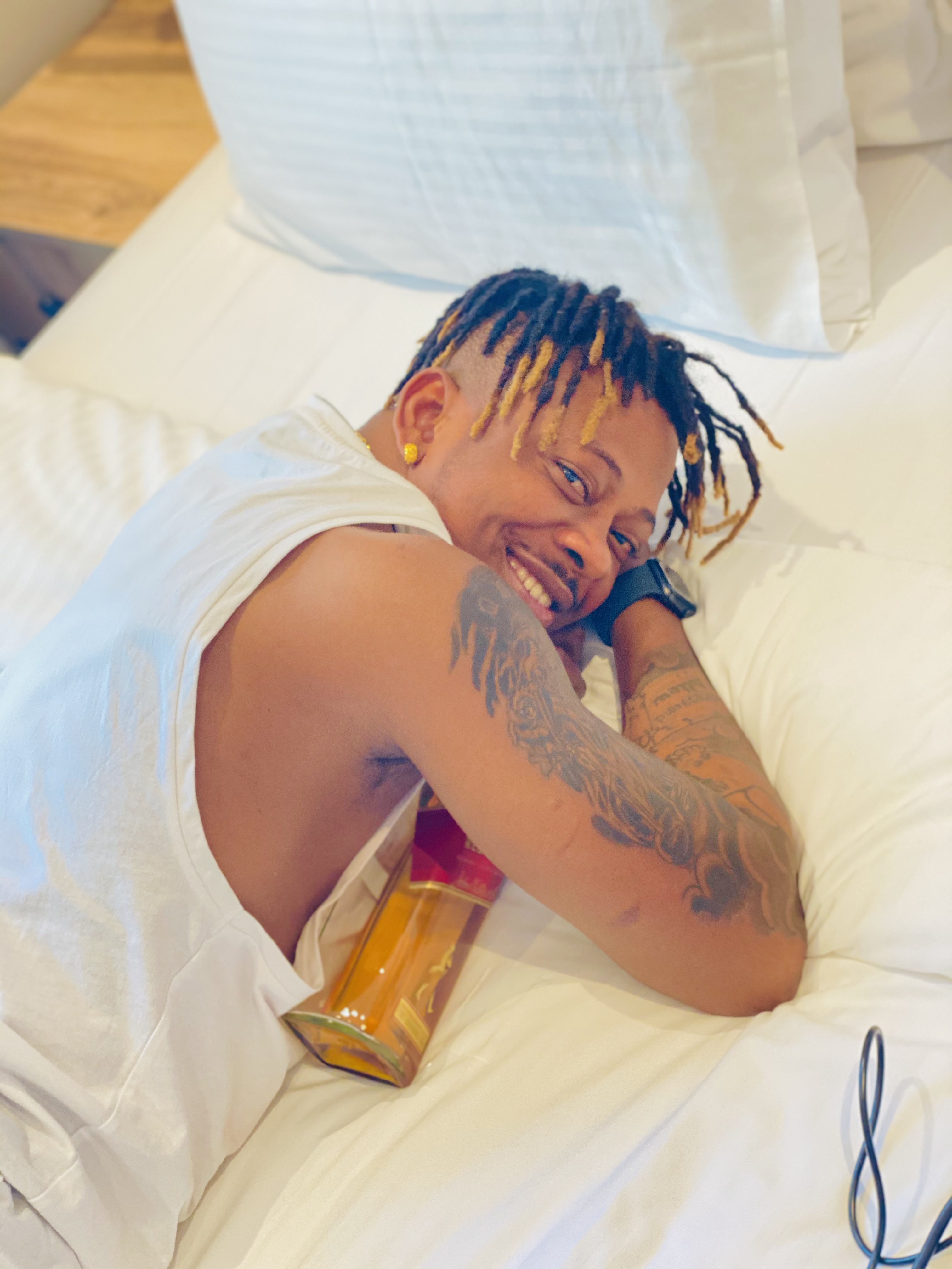 Tinder profile picture for @hood