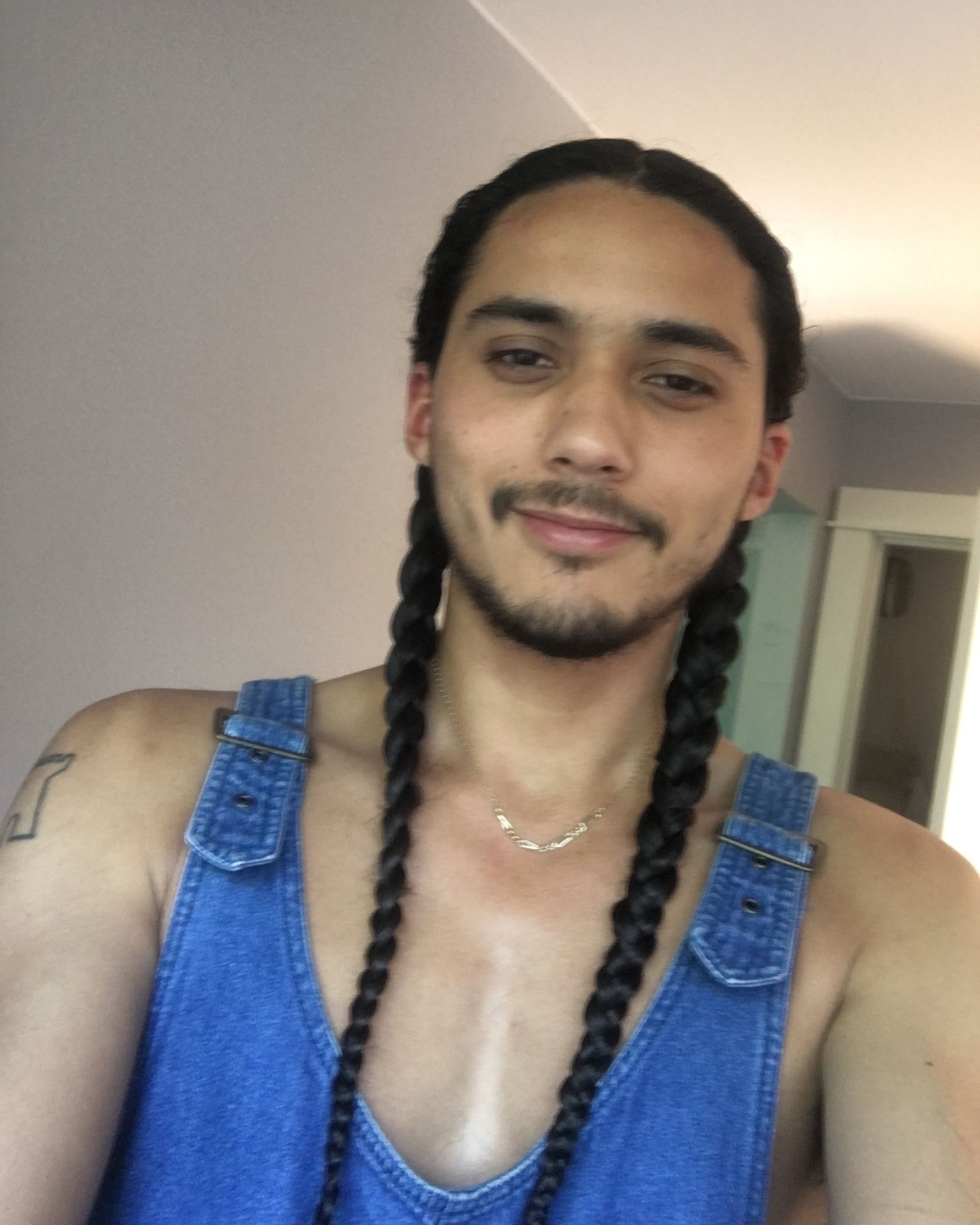 Tinder profile picture for @justice