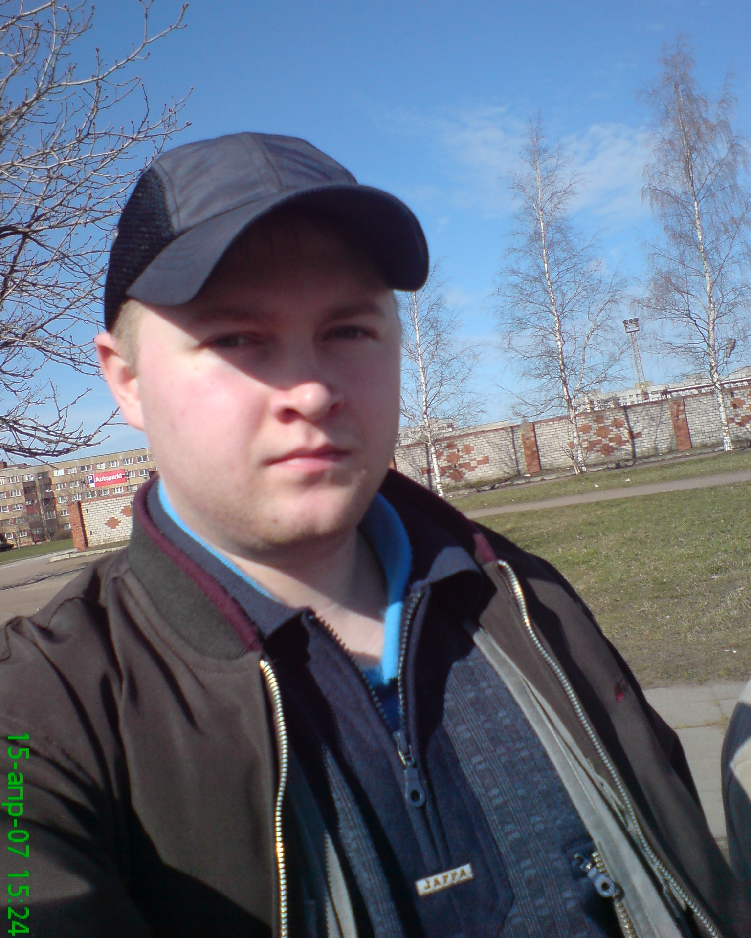 Tinder profile picture for @zip