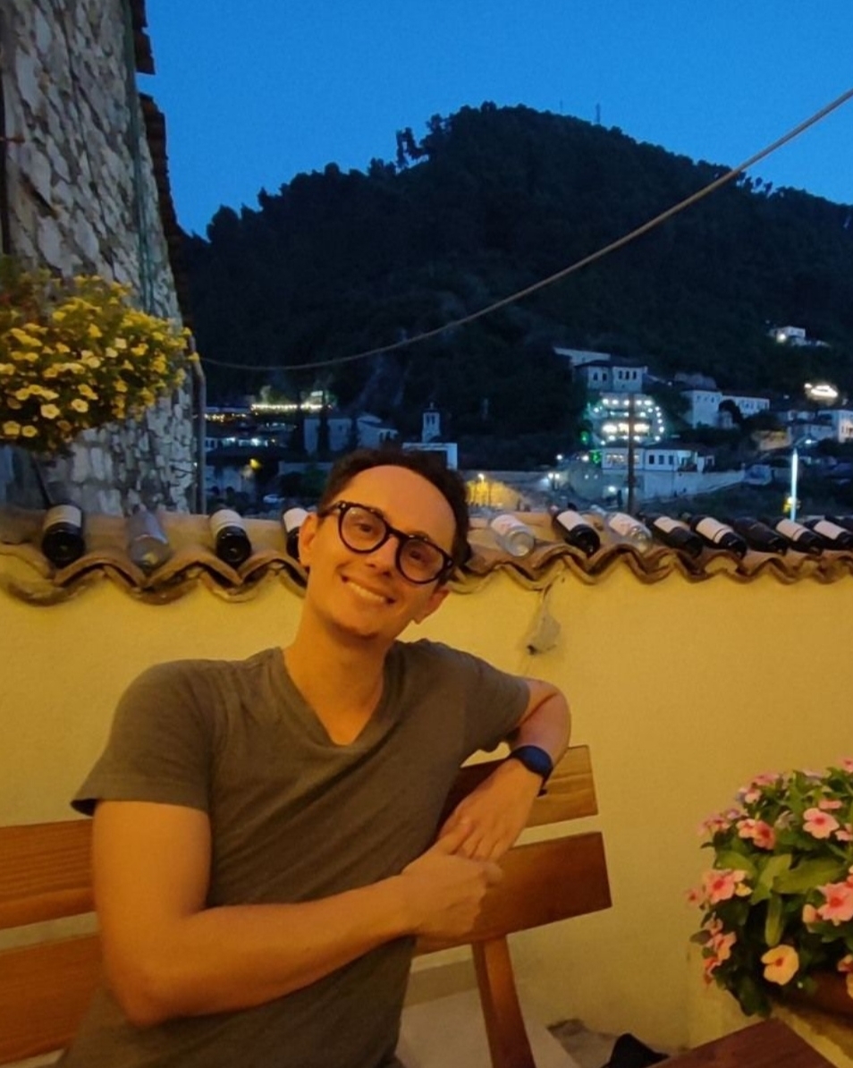 Tinder profile picture for @mv