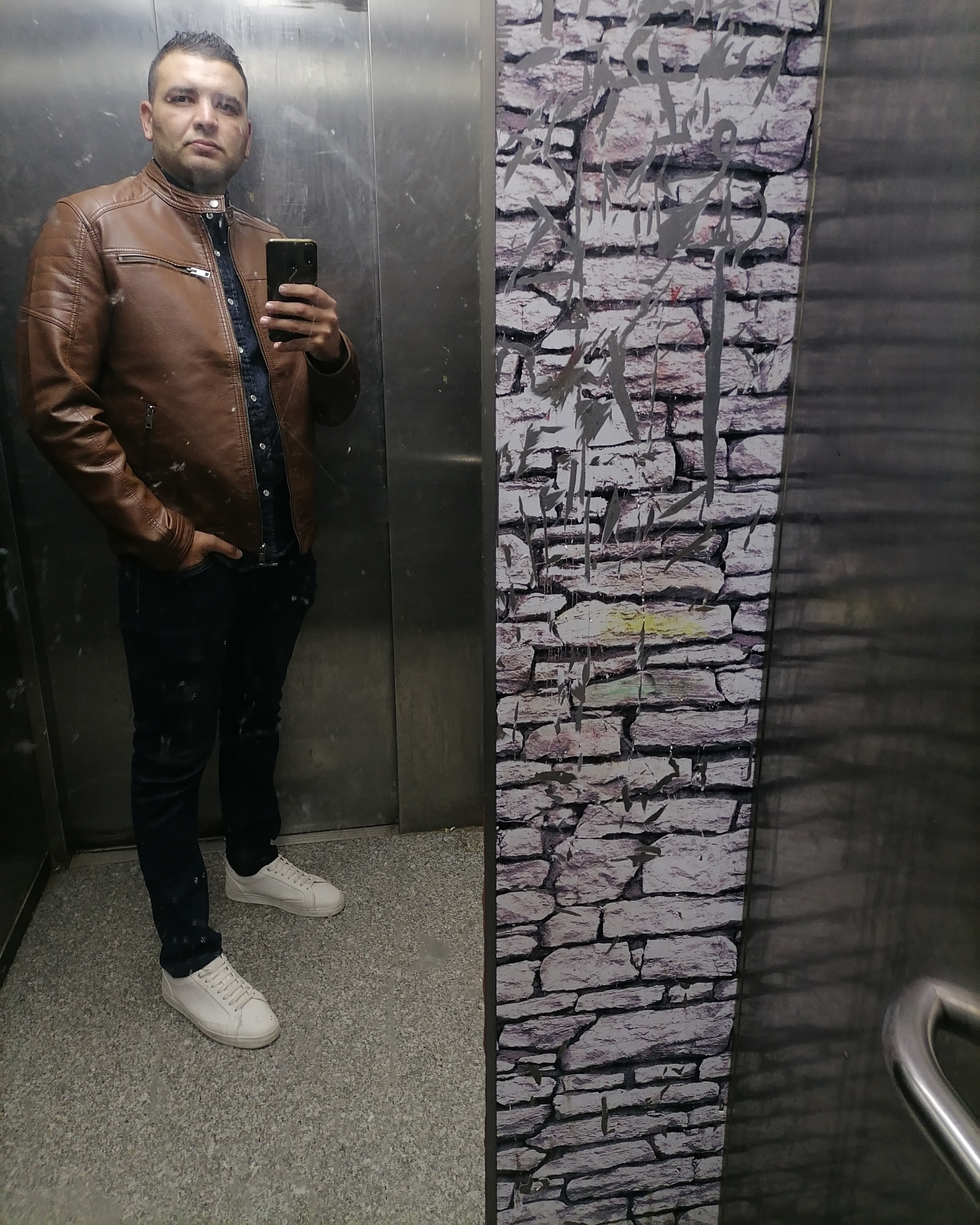Tinder profile picture for @farok