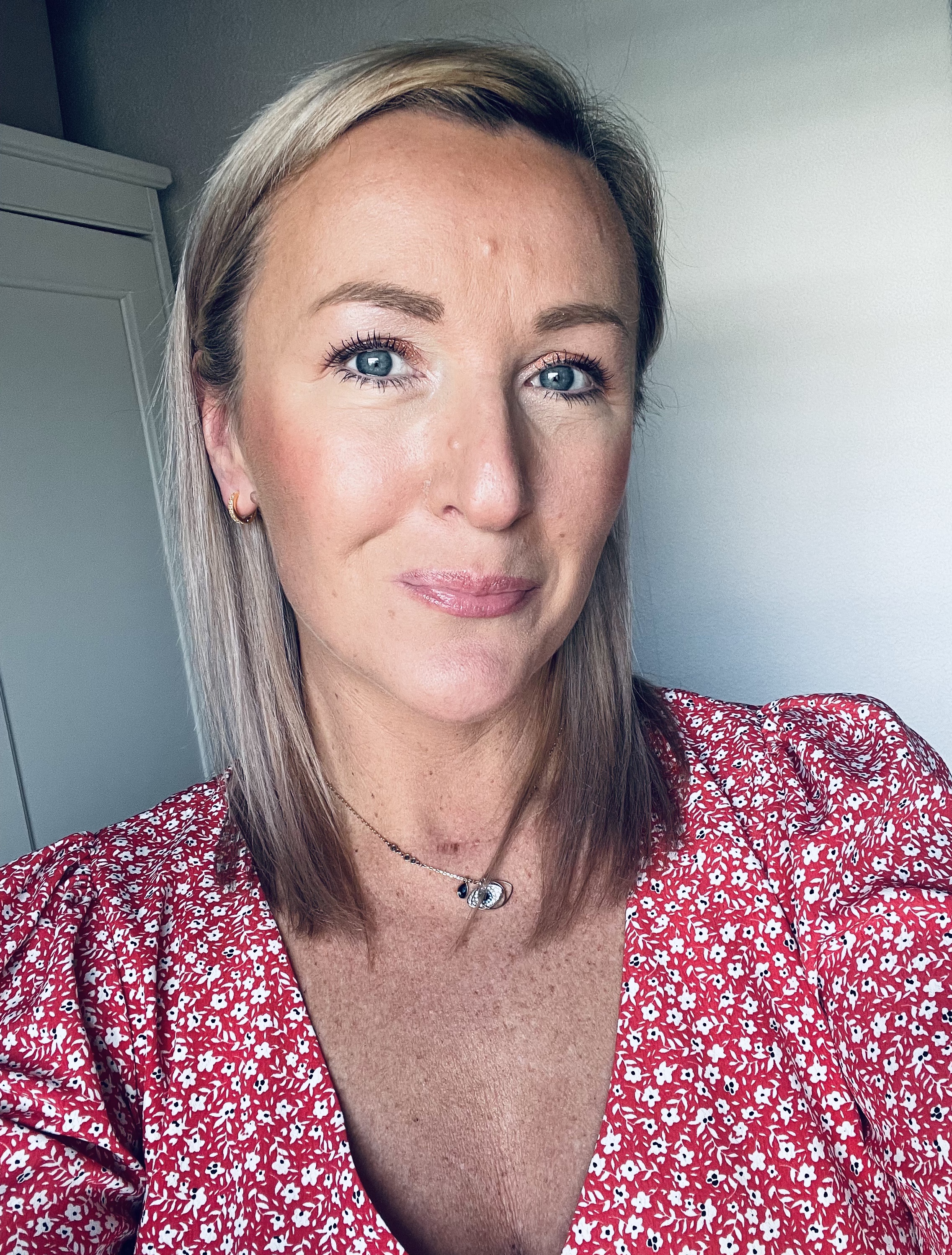 Tinder profile picture for @poppies
