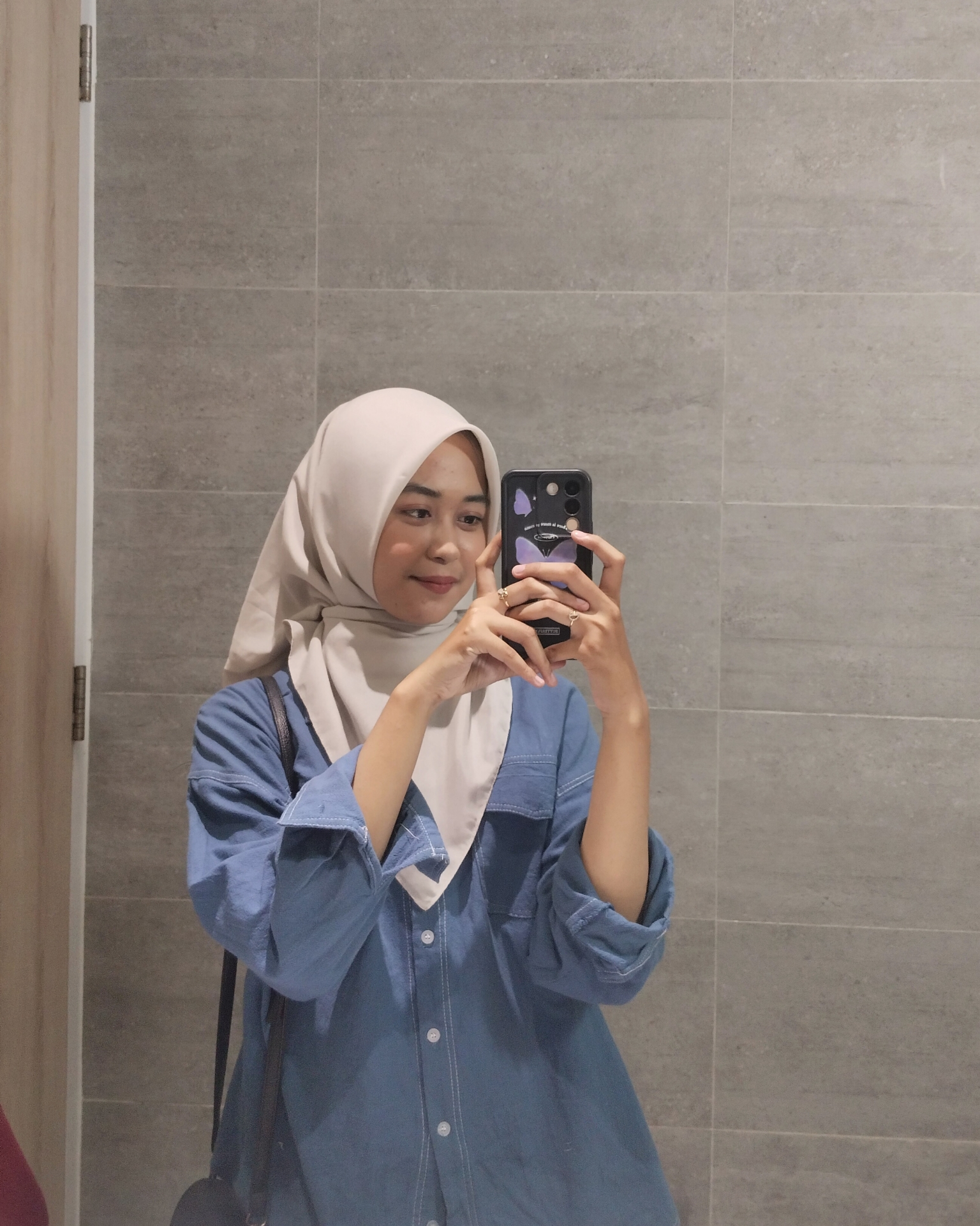 Tinder profile picture for @zahra12