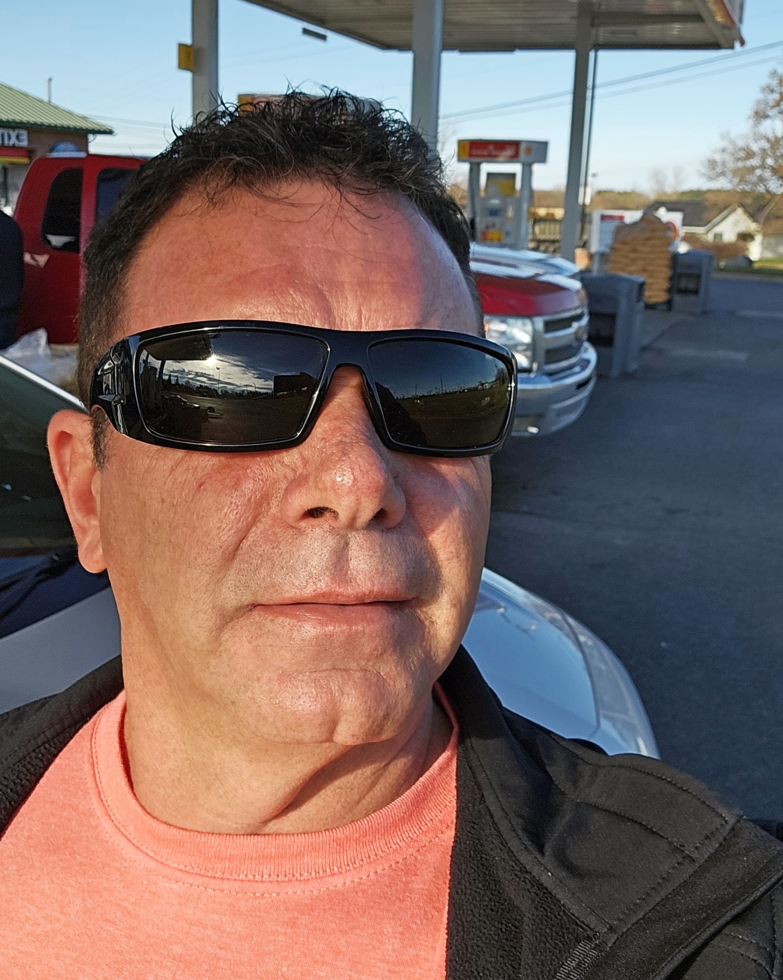 Tinder profile picture for @trucks