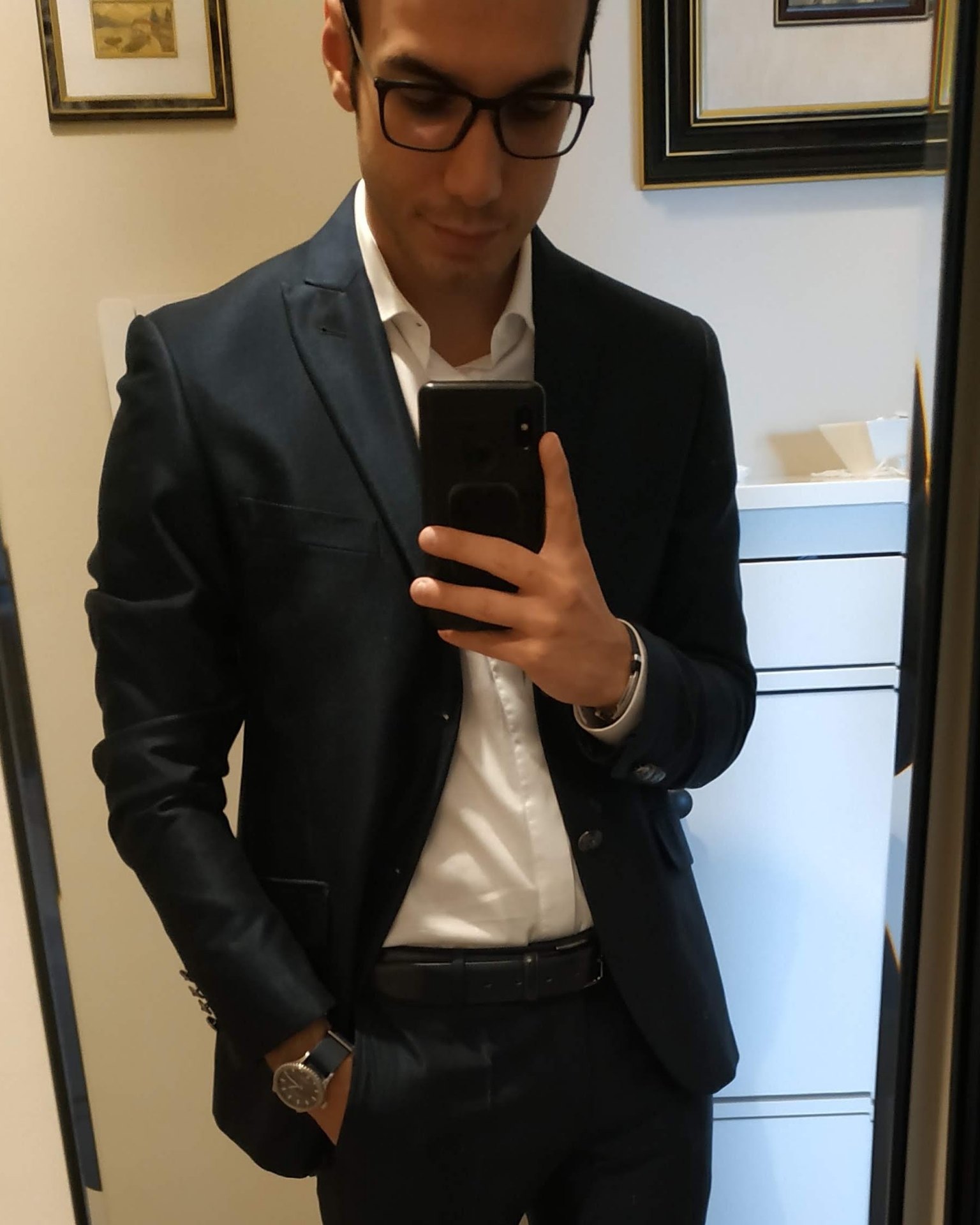 Tinder profile picture for @helium