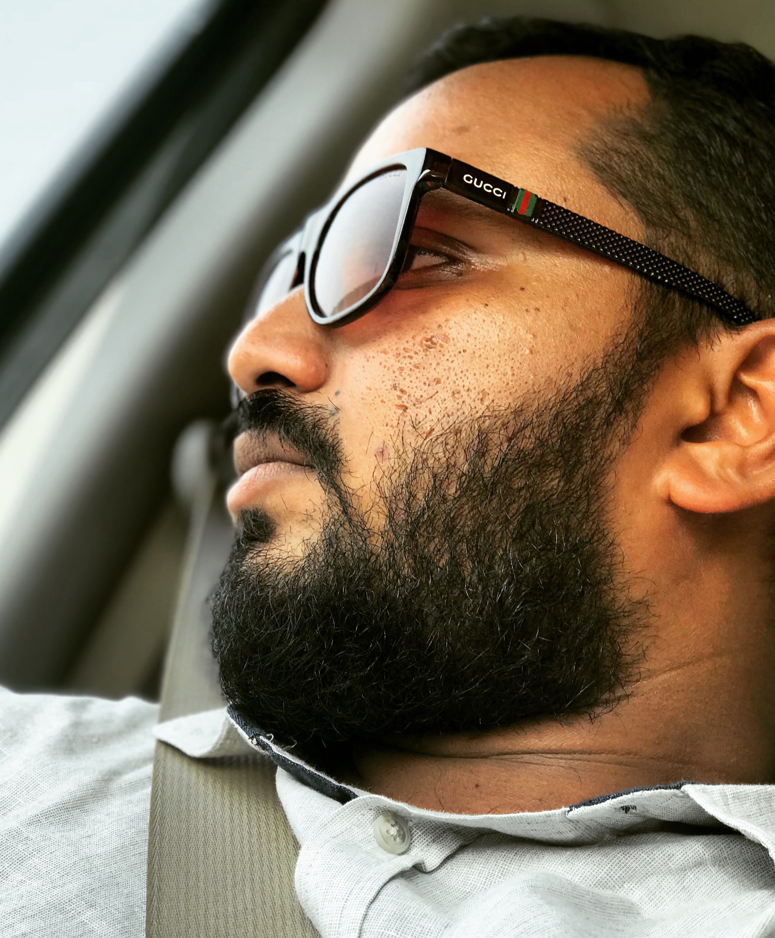Tinder profile picture for @advocate
