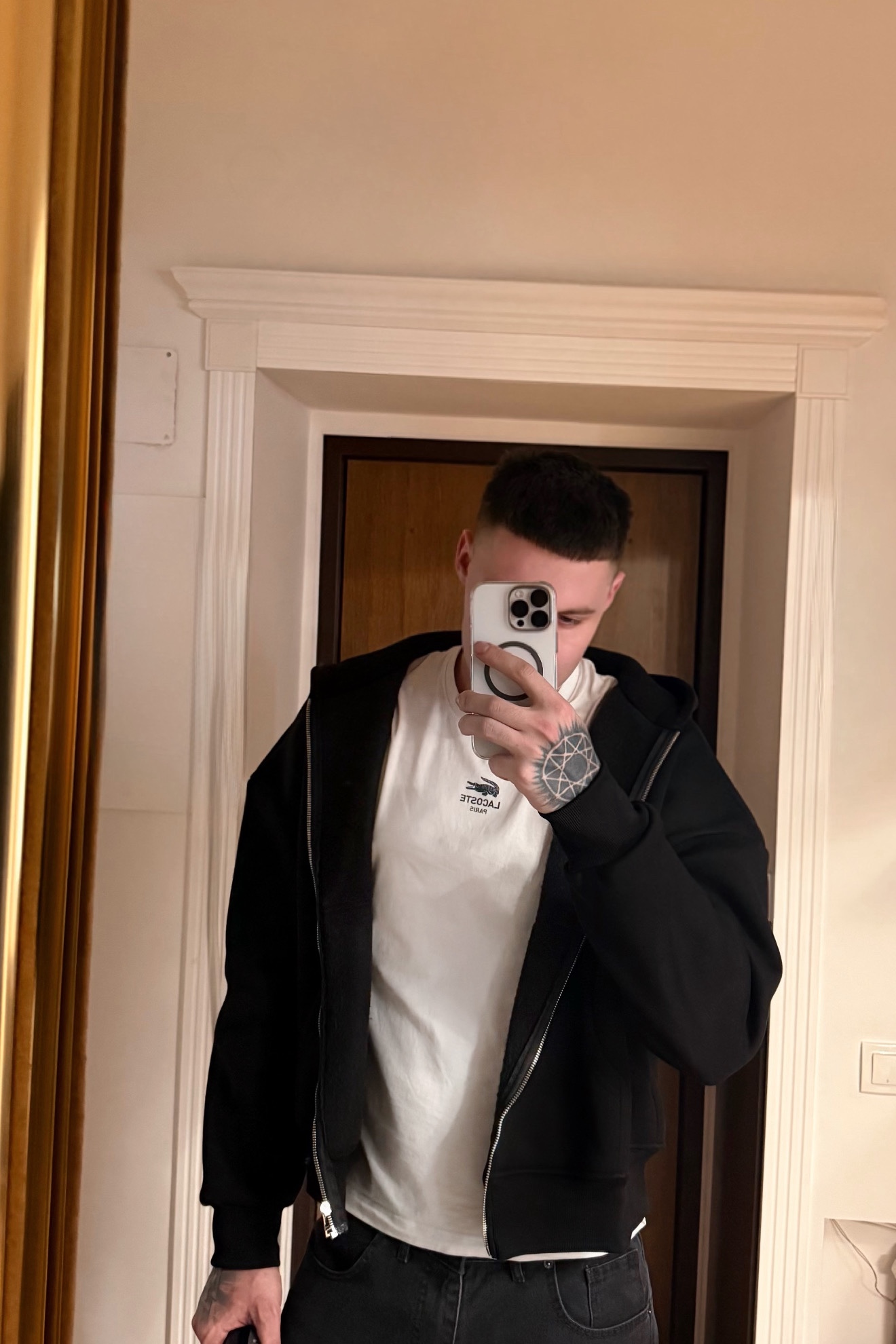 Tinder profile picture for @inns