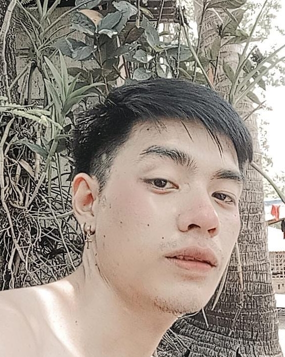 Tinder profile picture for @jpy