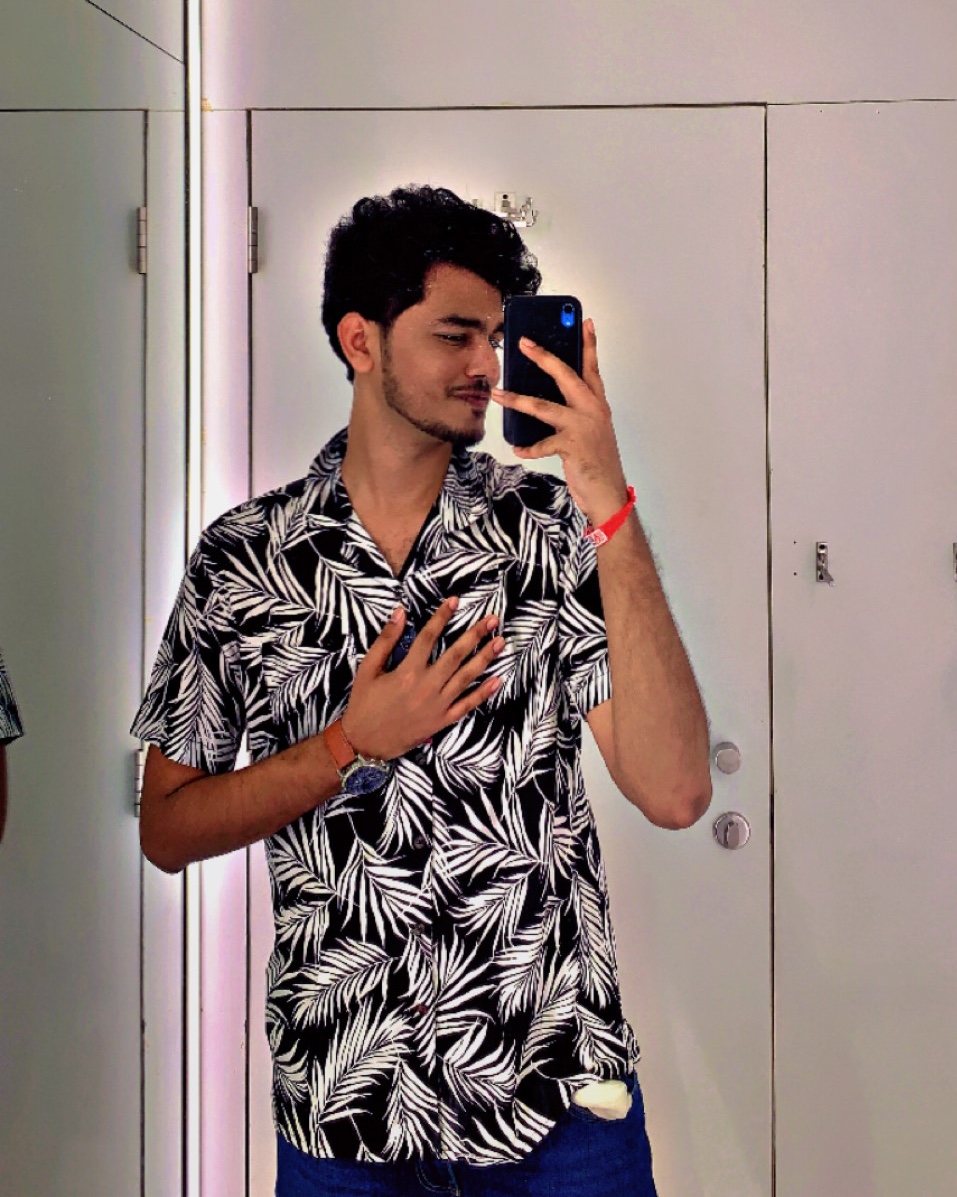 Tinder profile picture for @vizz