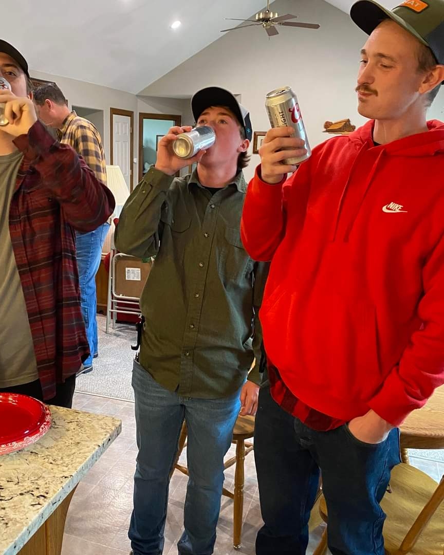 Tinder profile picture for @aust