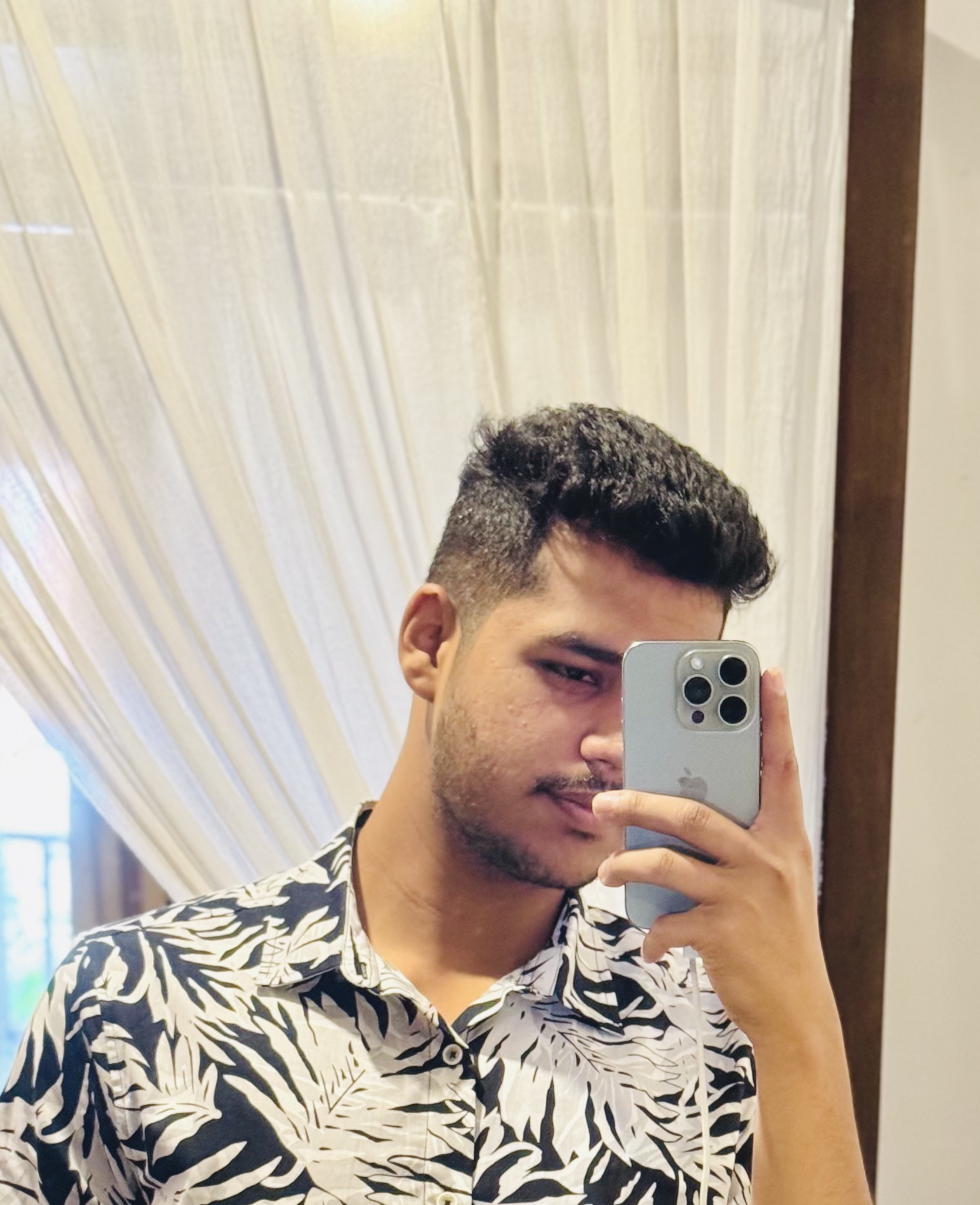 Tinder profile picture for @rg