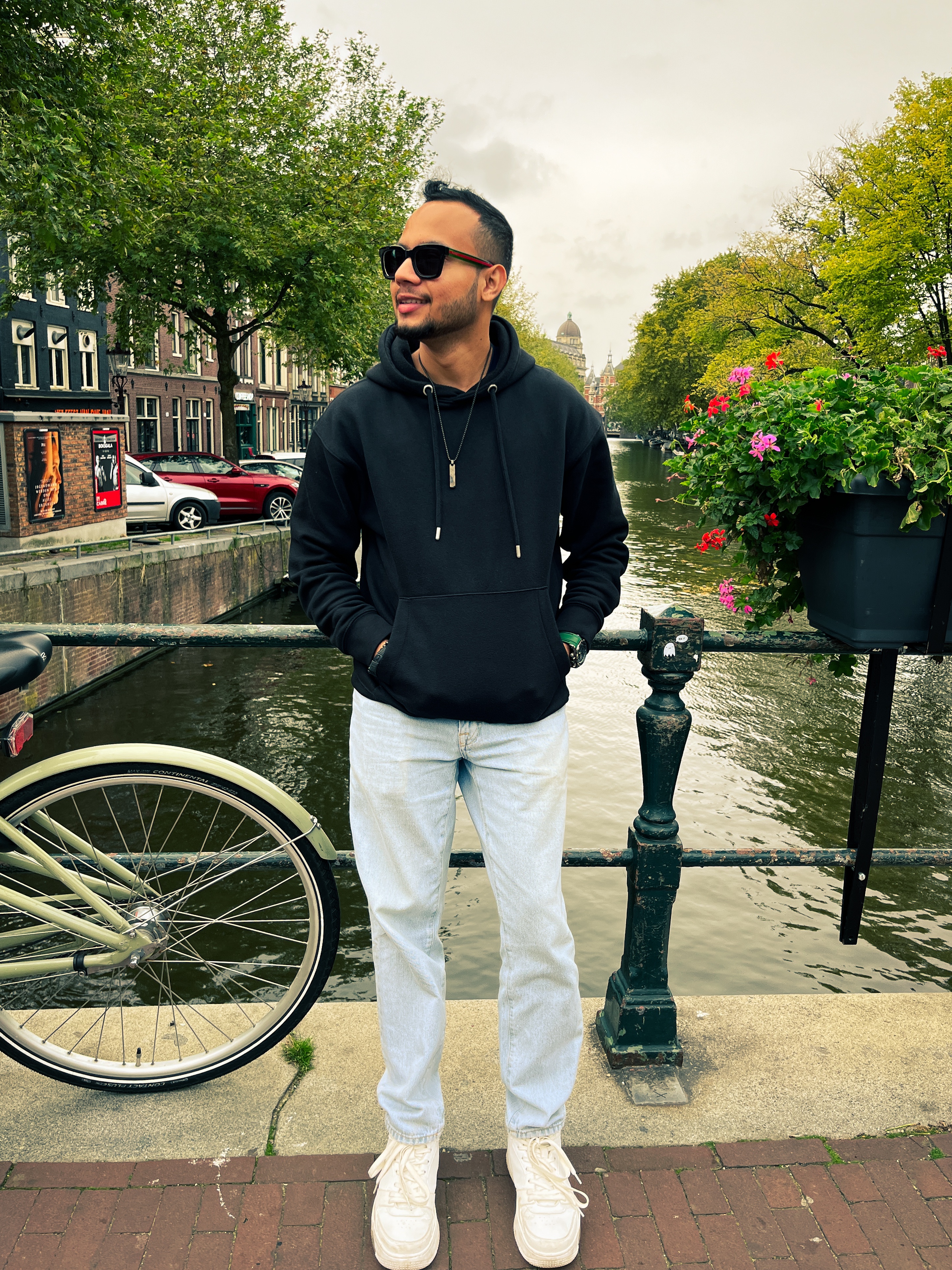 Tinder profile picture for @rana