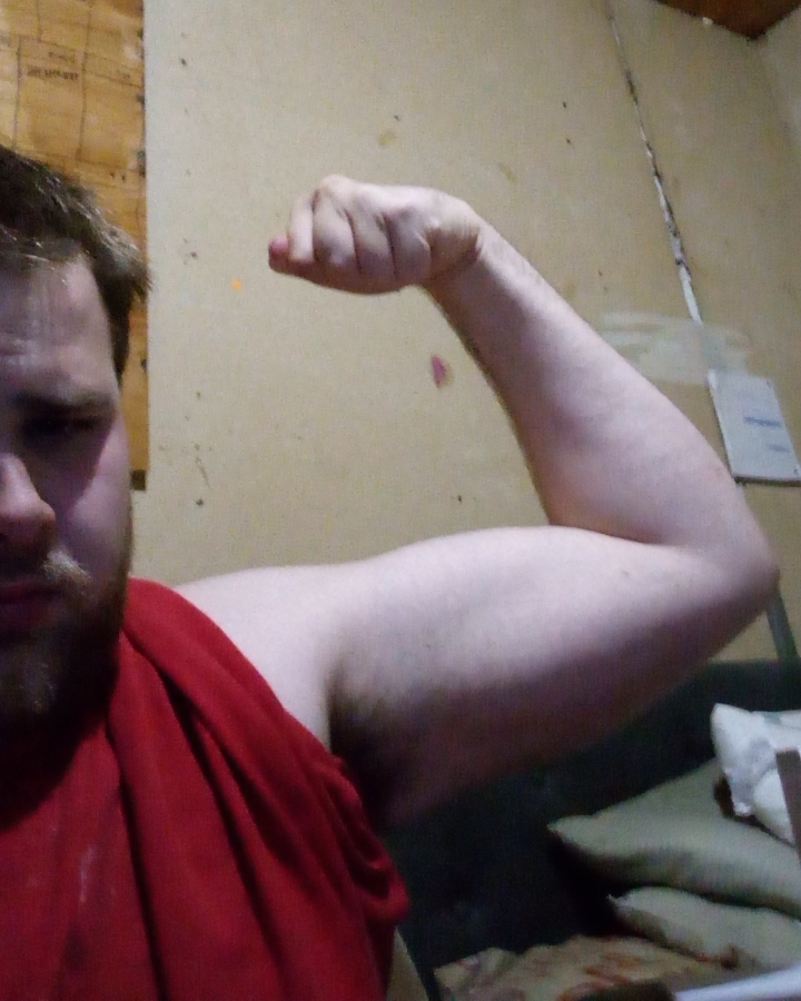 Tinder profile picture for @midwestern
