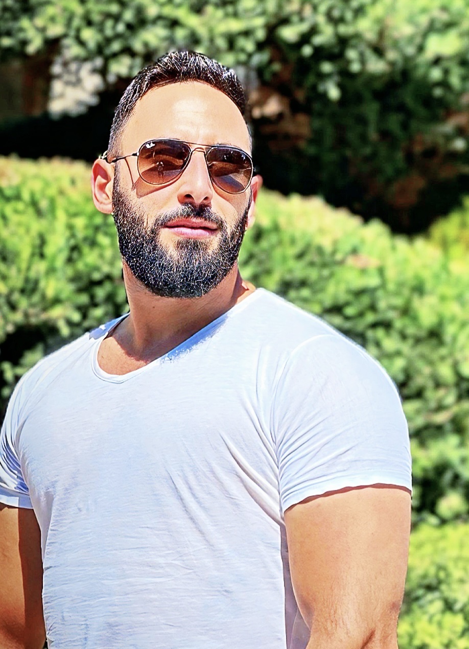 Tinder profile picture for @karkar