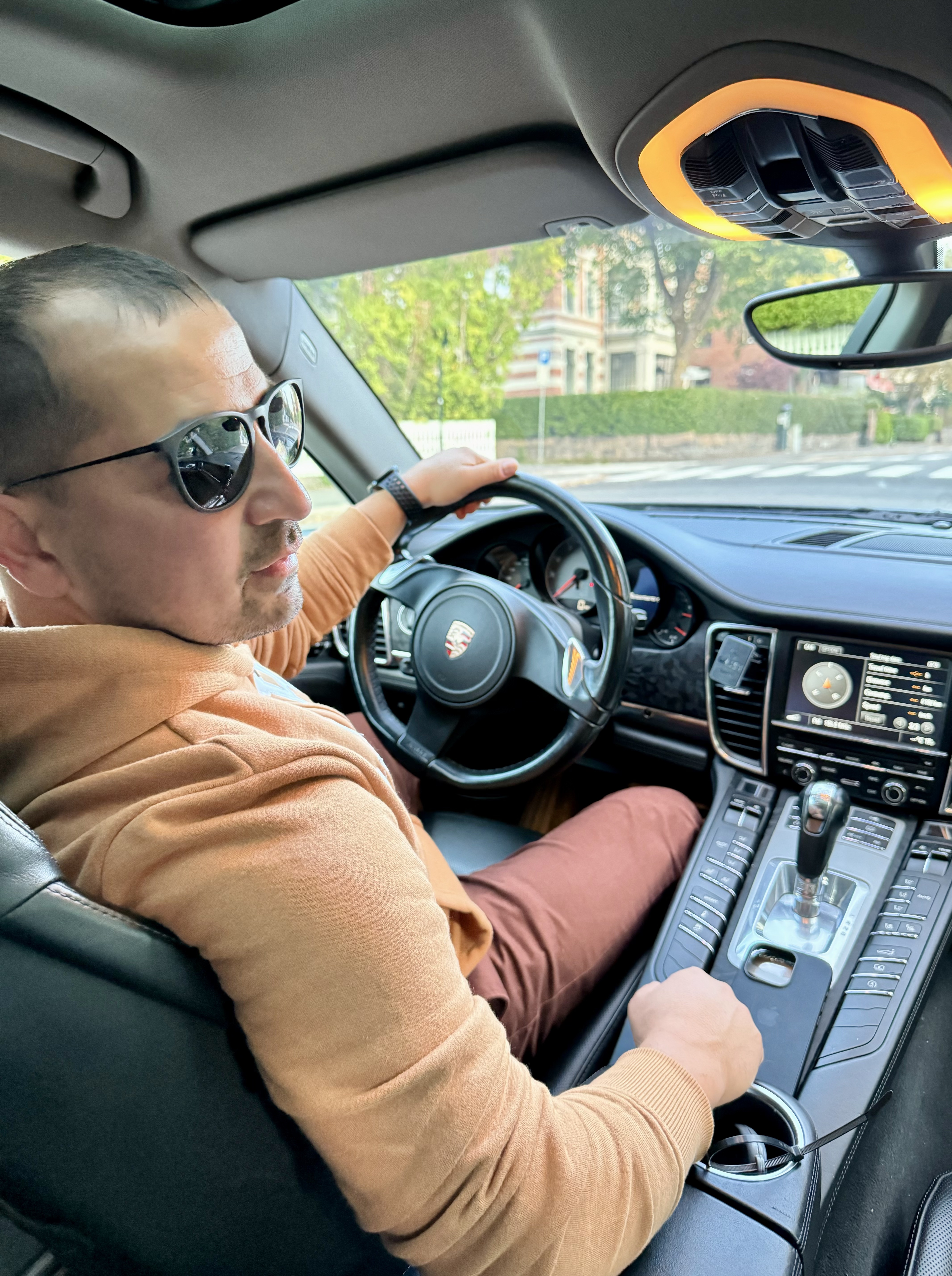 Tinder profile picture for @ernst