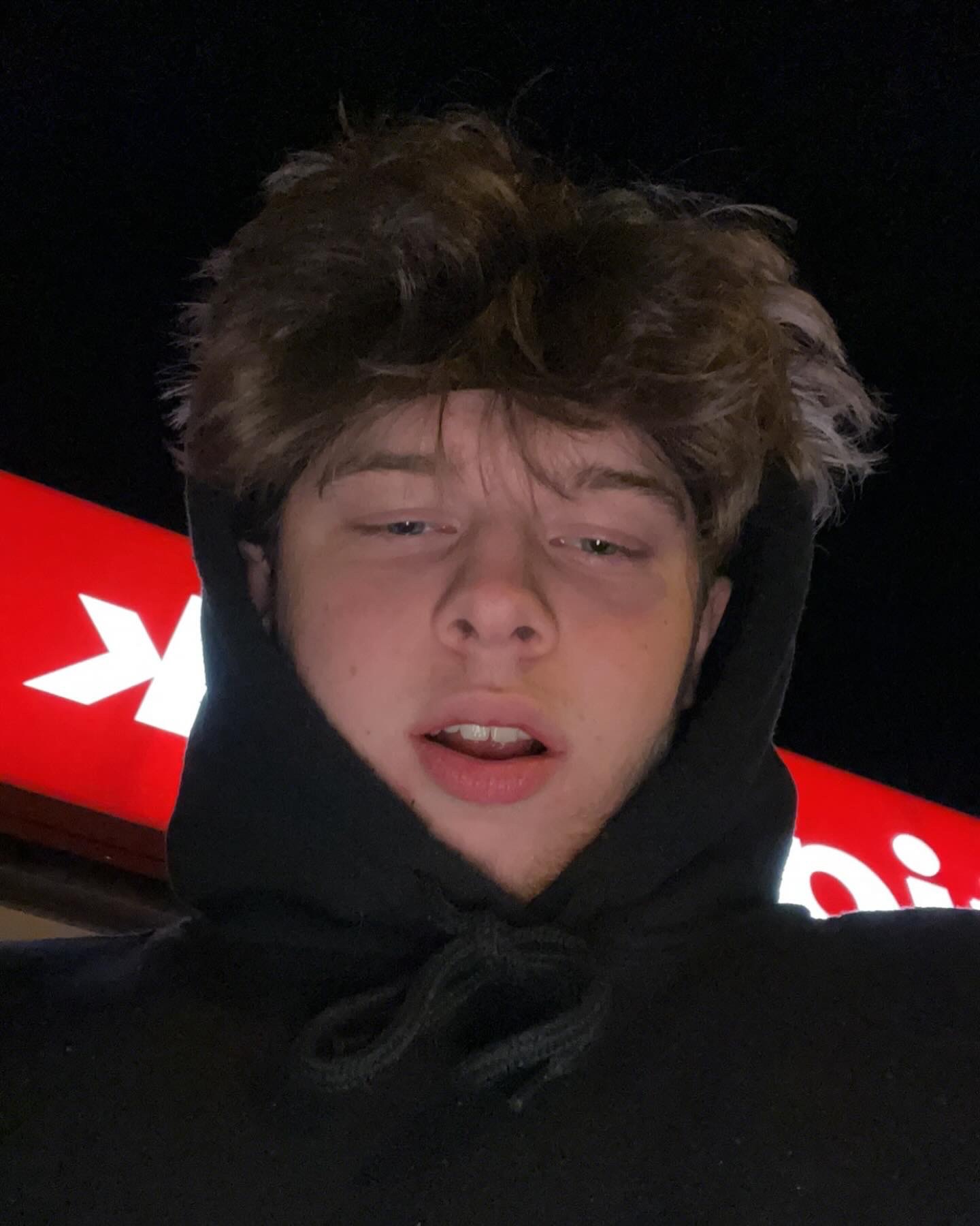 Tinder profile picture for @tend