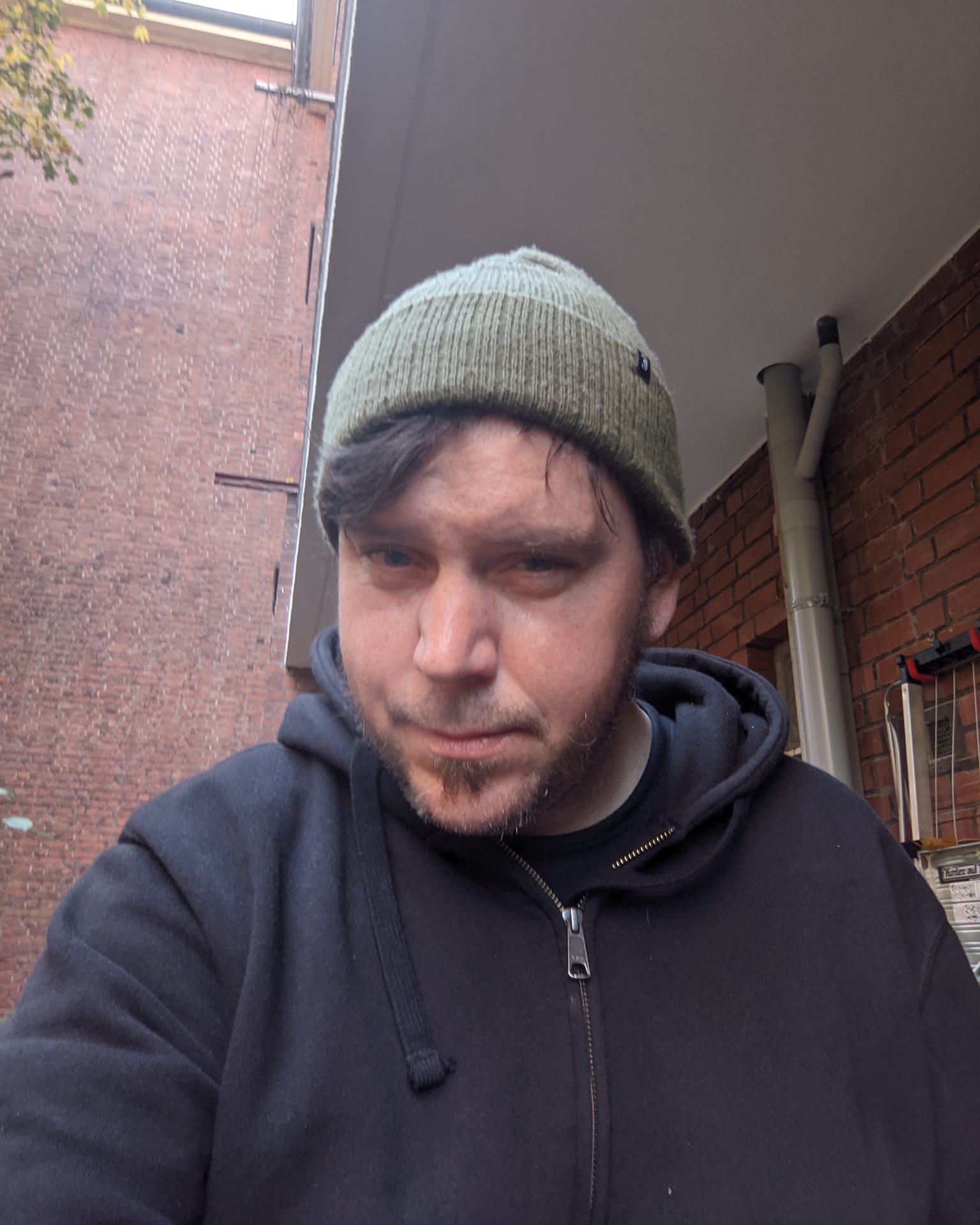 Tinder profile picture for @eavesdrop