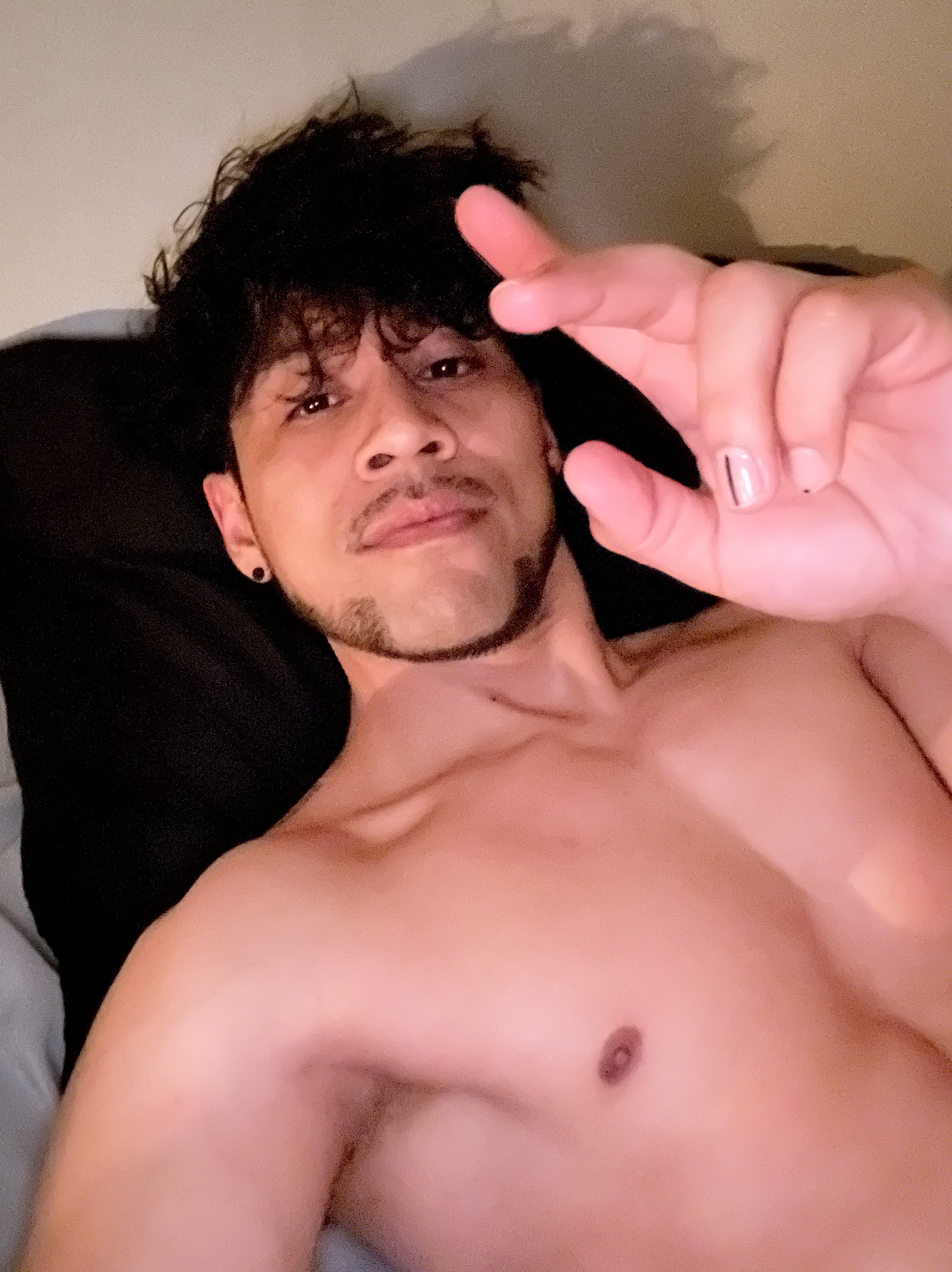 Tinder profile picture for @crab