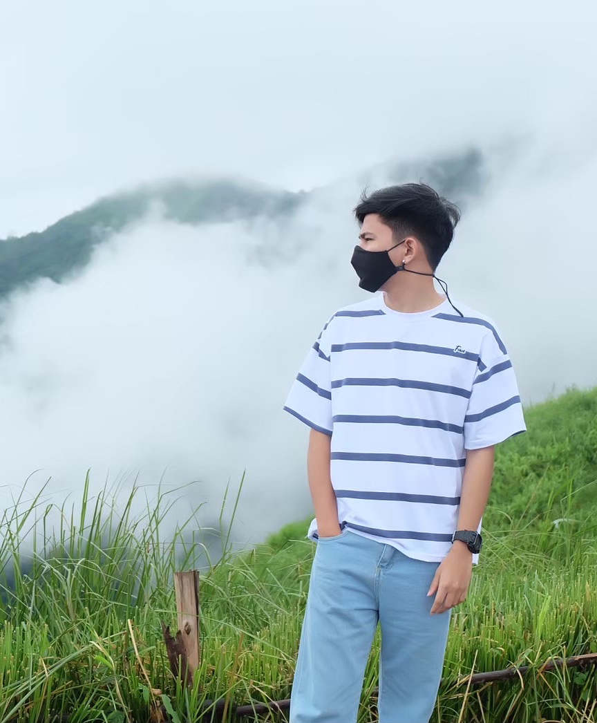 Tinder profile picture for @born