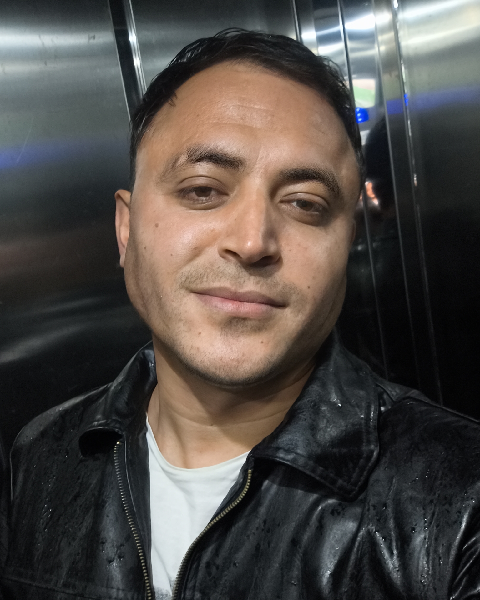 Tinder profile picture for @yunus