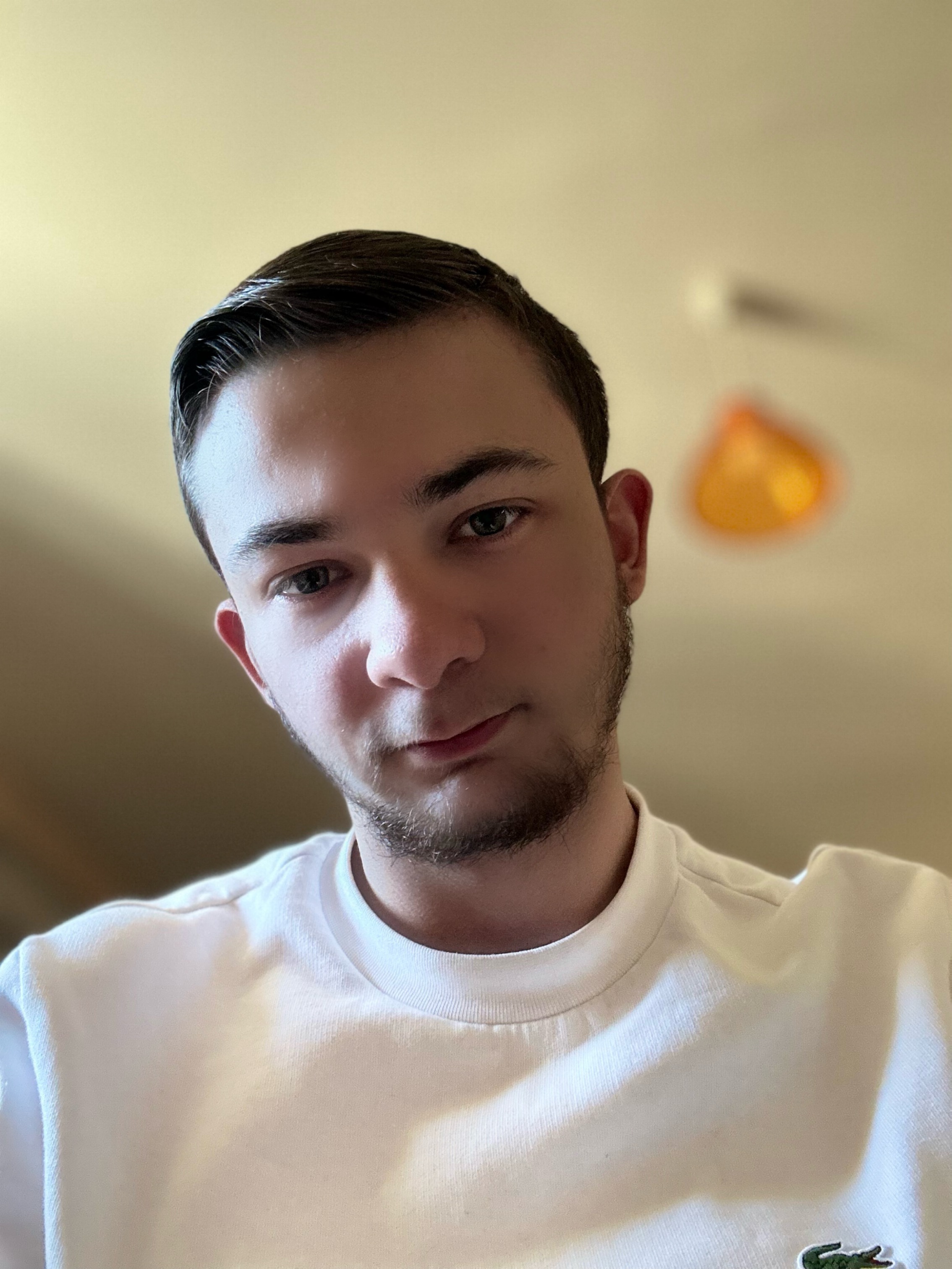 Tinder profile picture for @lucash