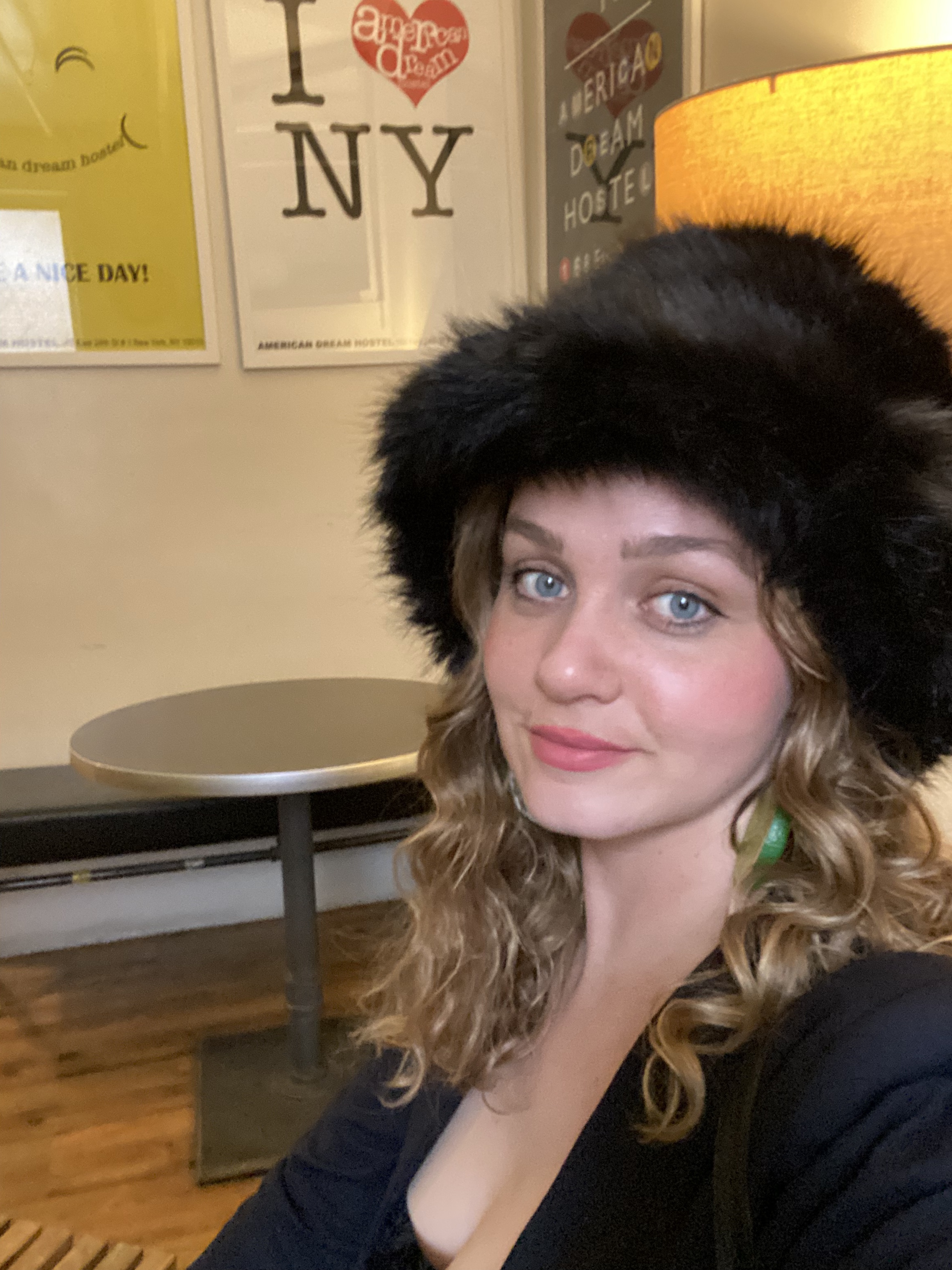 Tinder profile picture for @harriet