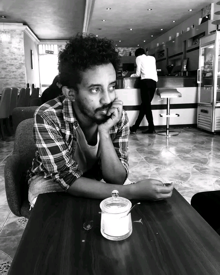 Tinder profile picture for @nanu