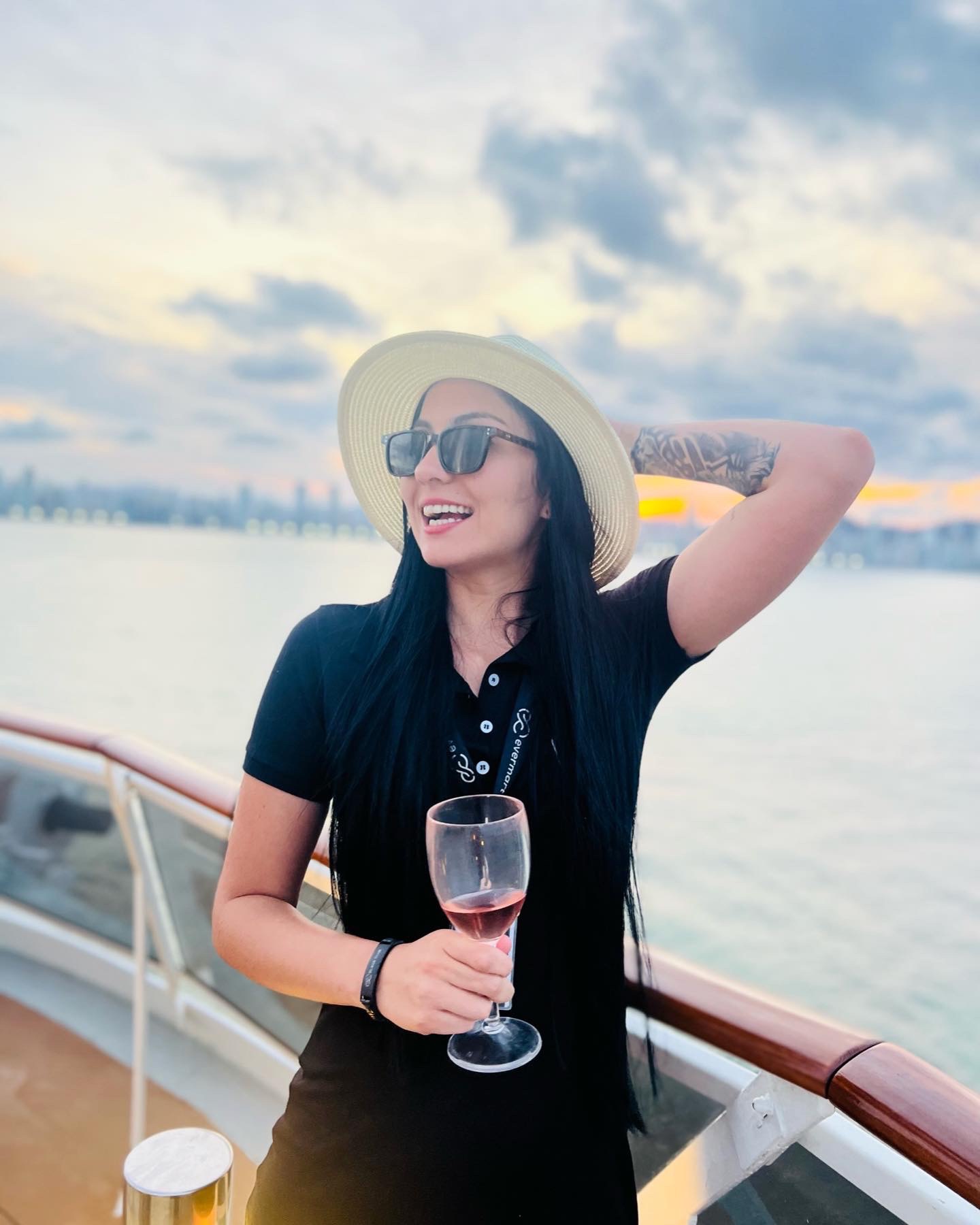 Tinder profile picture for @mavi